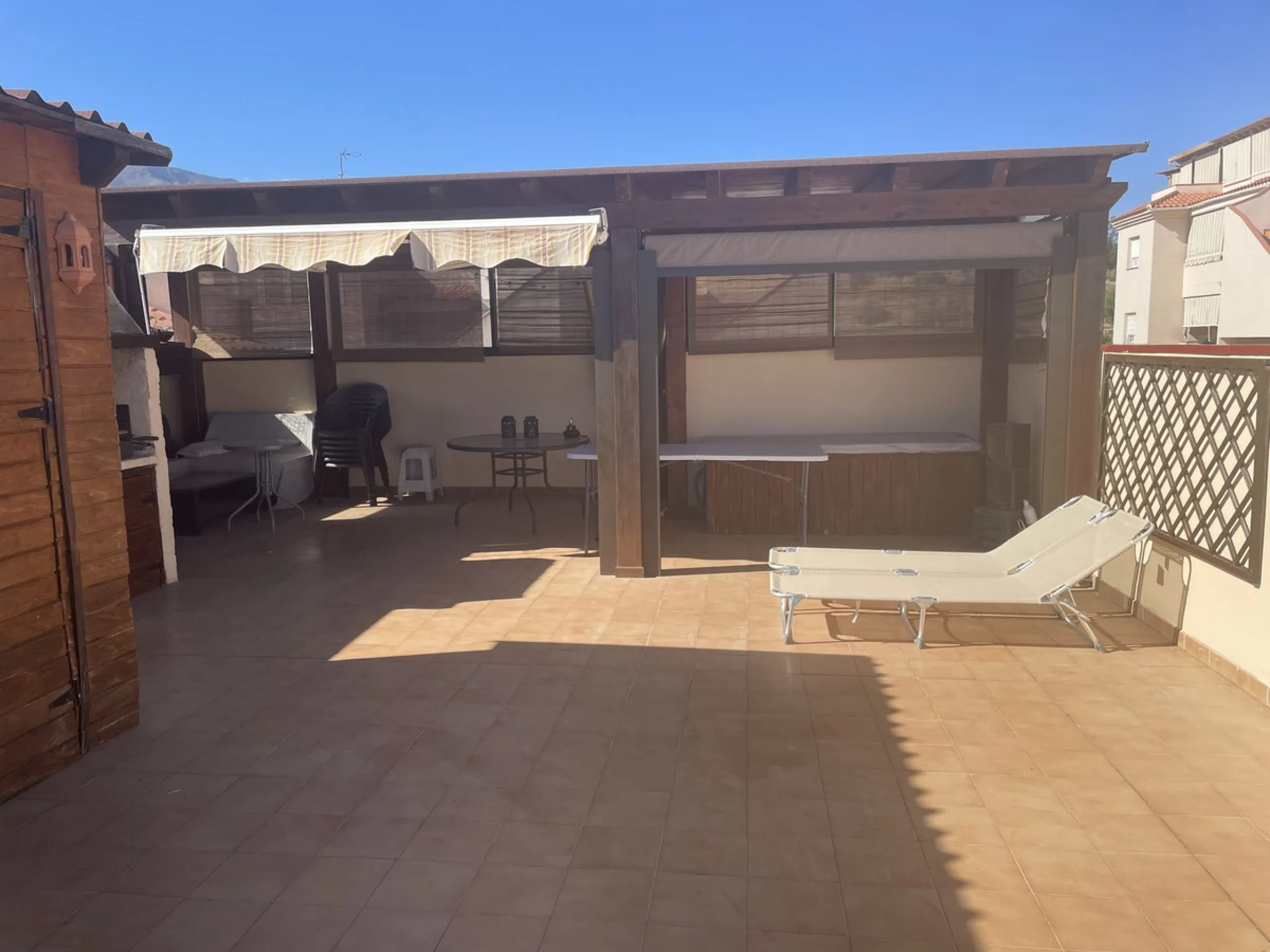 Apartment - Penthouse Duplex в продаже в Estepona, Málaga. В доме 3 спален и 2 ванных комнат. Площадь дома 136 м²