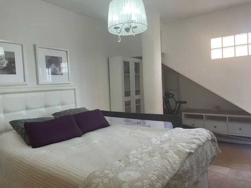 Apartment - Penthouse Duplex в продаже в Estepona, Málaga. В доме 3 спален и 2 ванных комнат. Площадь дома 136 м²