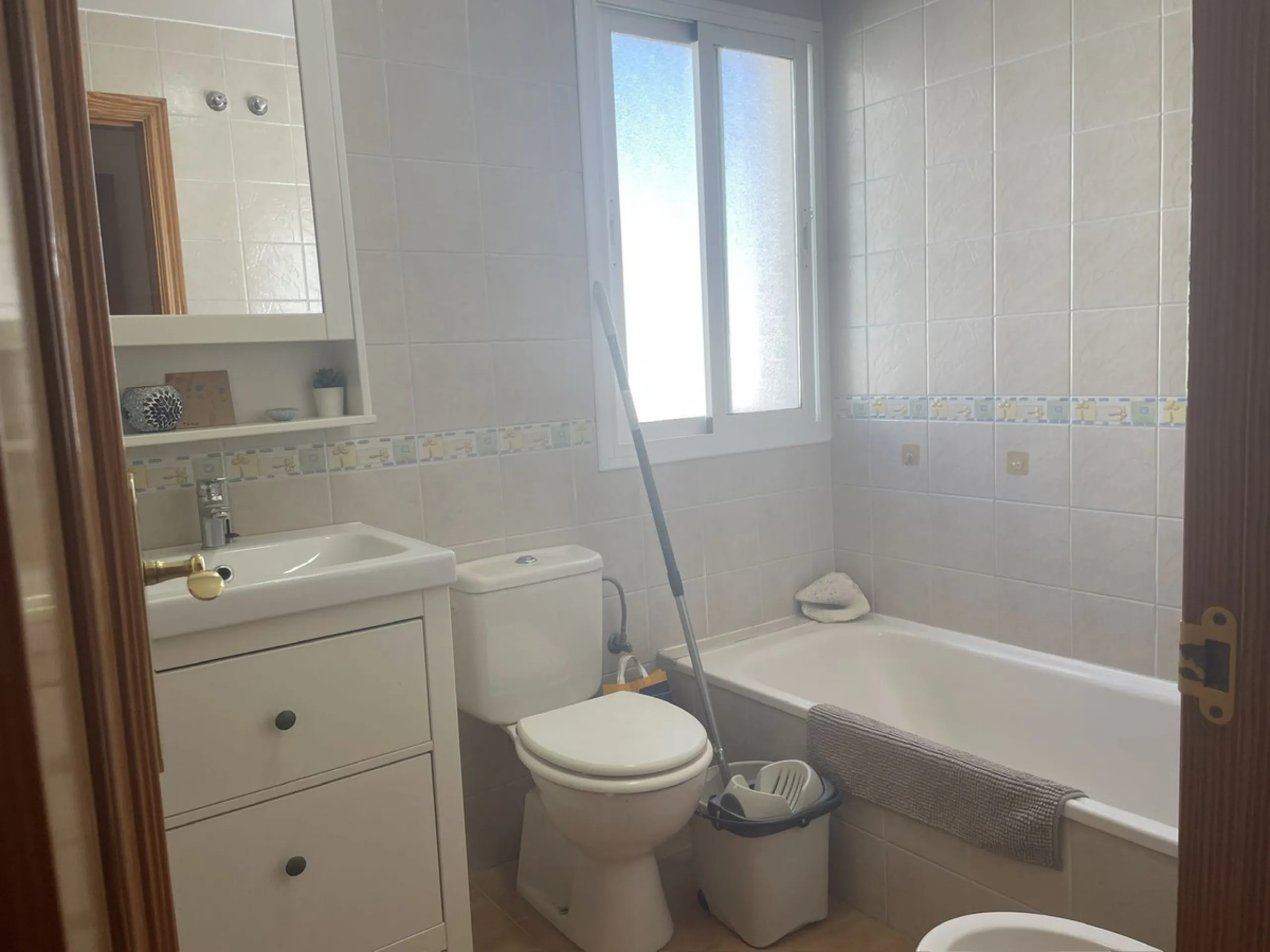 Apartment - Penthouse Duplex в продаже в Estepona, Málaga. В доме 3 спален и 2 ванных комнат. Площадь дома 136 м²