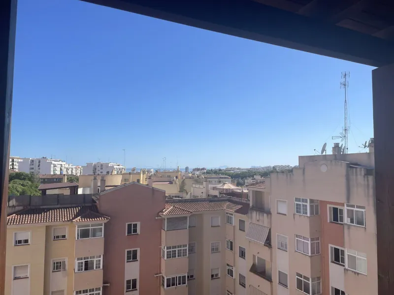 Apartment - Penthouse Duplex в продаже в Estepona, Málaga. В доме 3 спален и 2 ванных комнат. Площадь дома 136 м²