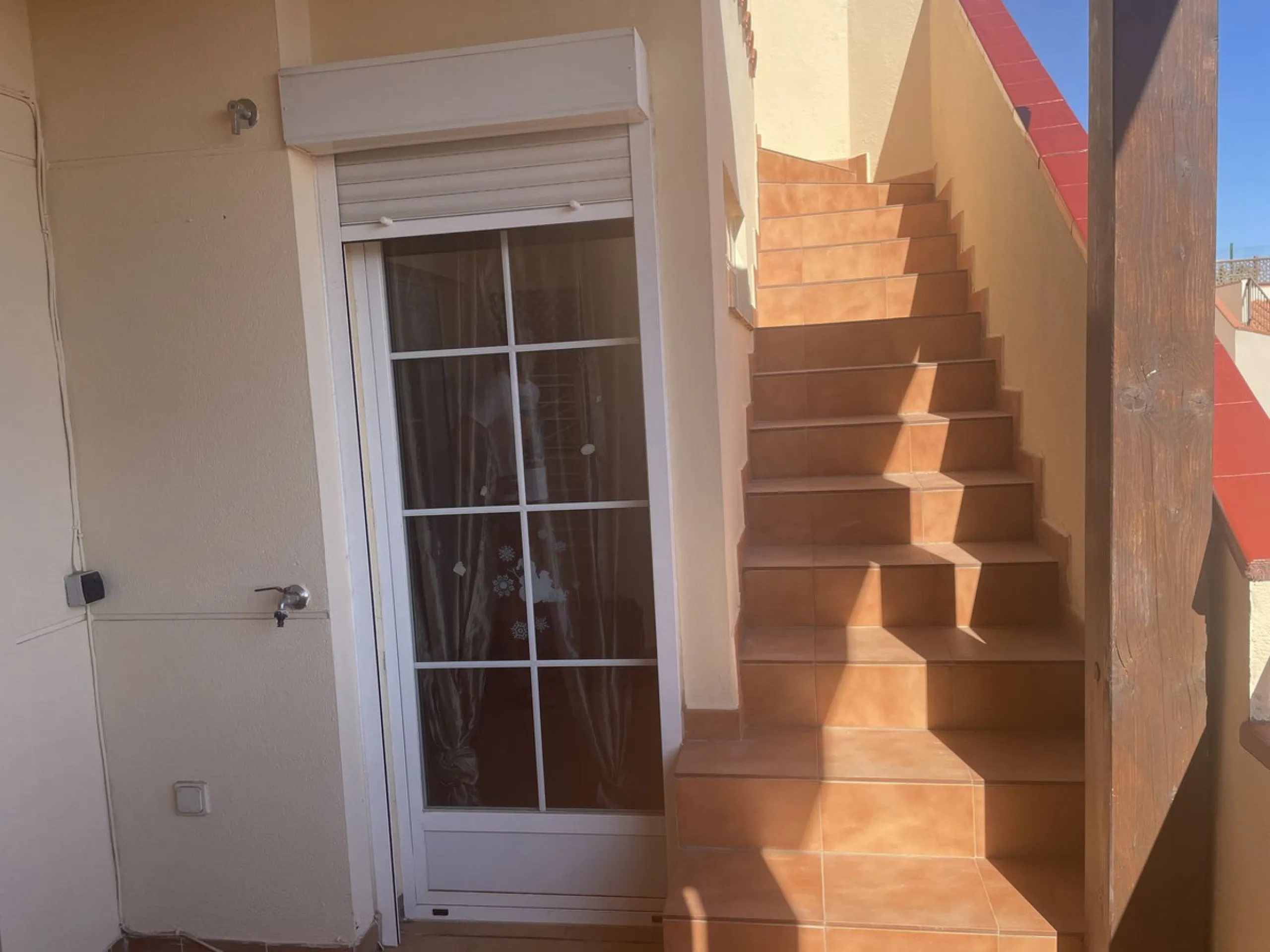 Apartment - Penthouse Duplex в продаже в Estepona, Málaga. В доме 3 спален и 2 ванных комнат. Площадь дома 136 м²