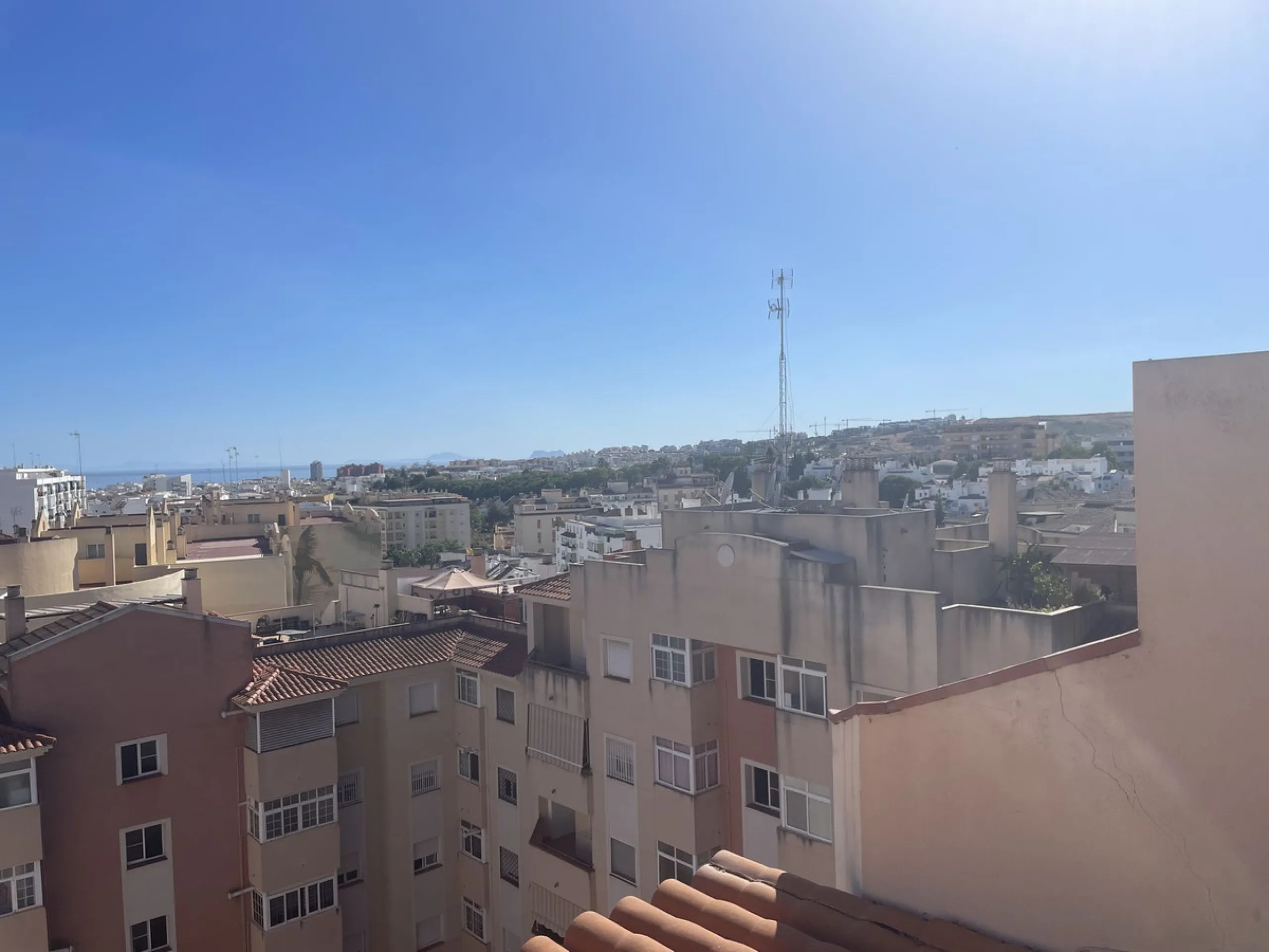 Apartment - Penthouse Duplex в продаже в Estepona, Málaga. В доме 3 спален и 2 ванных комнат. Площадь дома 136 м²