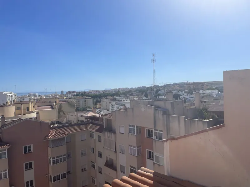 Apartment - Penthouse Duplex в продаже в Estepona, Málaga. В доме 3 спален и 2 ванных комнат. Площадь дома 136 м²
