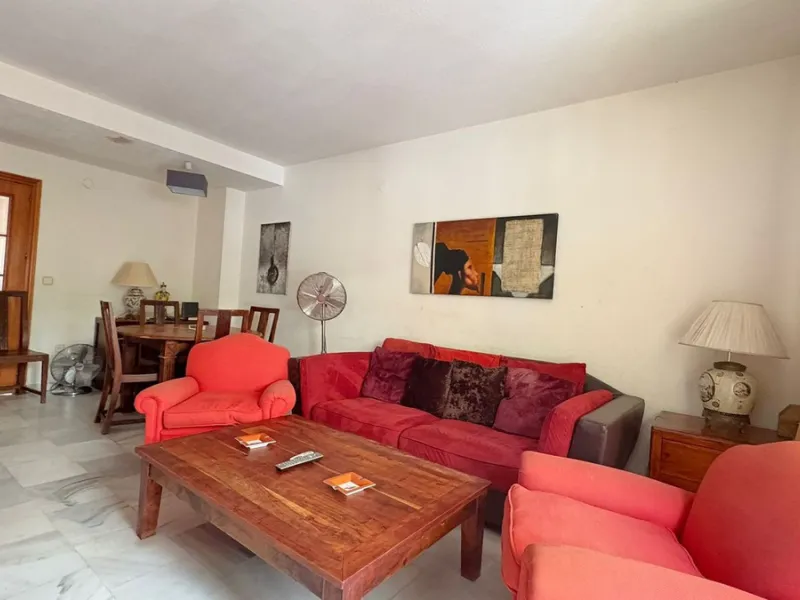 Situated in the heart of Marbella Centro, this unique first floor apartment offers a rare opportunity with its south orientation and an large private terrace that spans the entire building and exclusively yours to enjoy. Featuring 2 spacious bedrooms and 