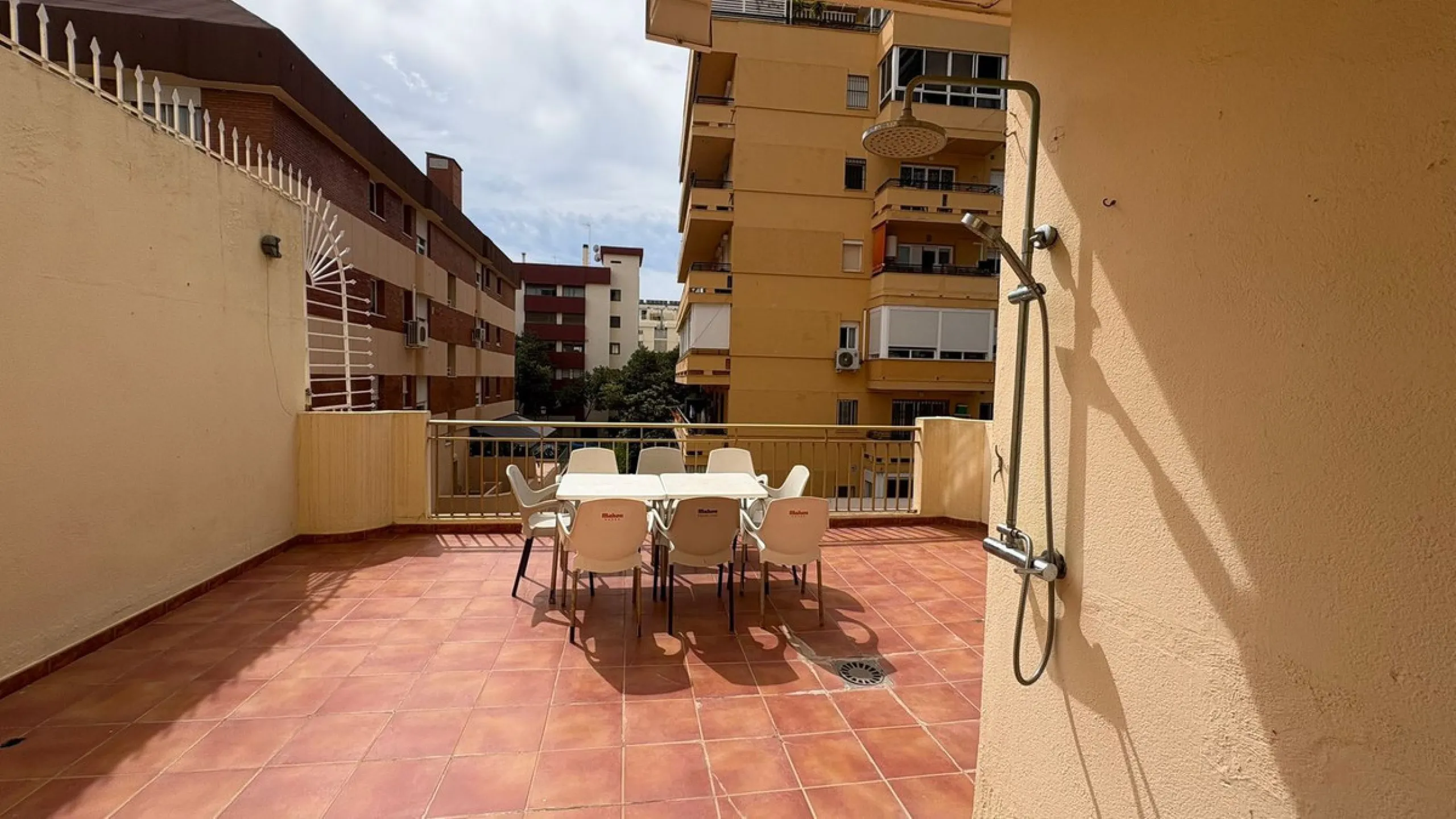 Situated in the heart of Marbella Centro, this unique first floor apartment offers a rare opportunity with its south orientation and an large private terrace that spans the entire building and exclusively yours to enjoy. Featuring 2 spacious bedrooms and 