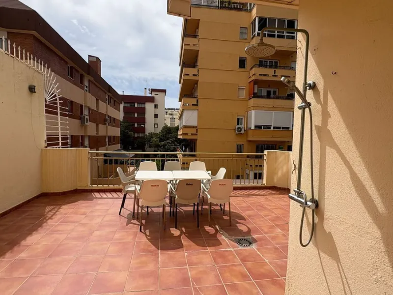 Situated in the heart of Marbella Centro, this unique first floor apartment offers a rare opportunity with its south orientation and an large private terrace that spans the entire building and exclusively yours to enjoy. Featuring 2 spacious bedrooms and 