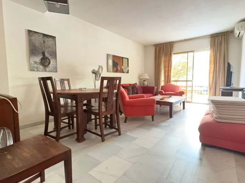Situated in the heart of Marbella Centro, this unique first floor apartment offers a rare opportunity with its south orientation and an large private terrace that spans the entire building and exclusively yours to enjoy. Featuring 2 spacious bedrooms and 