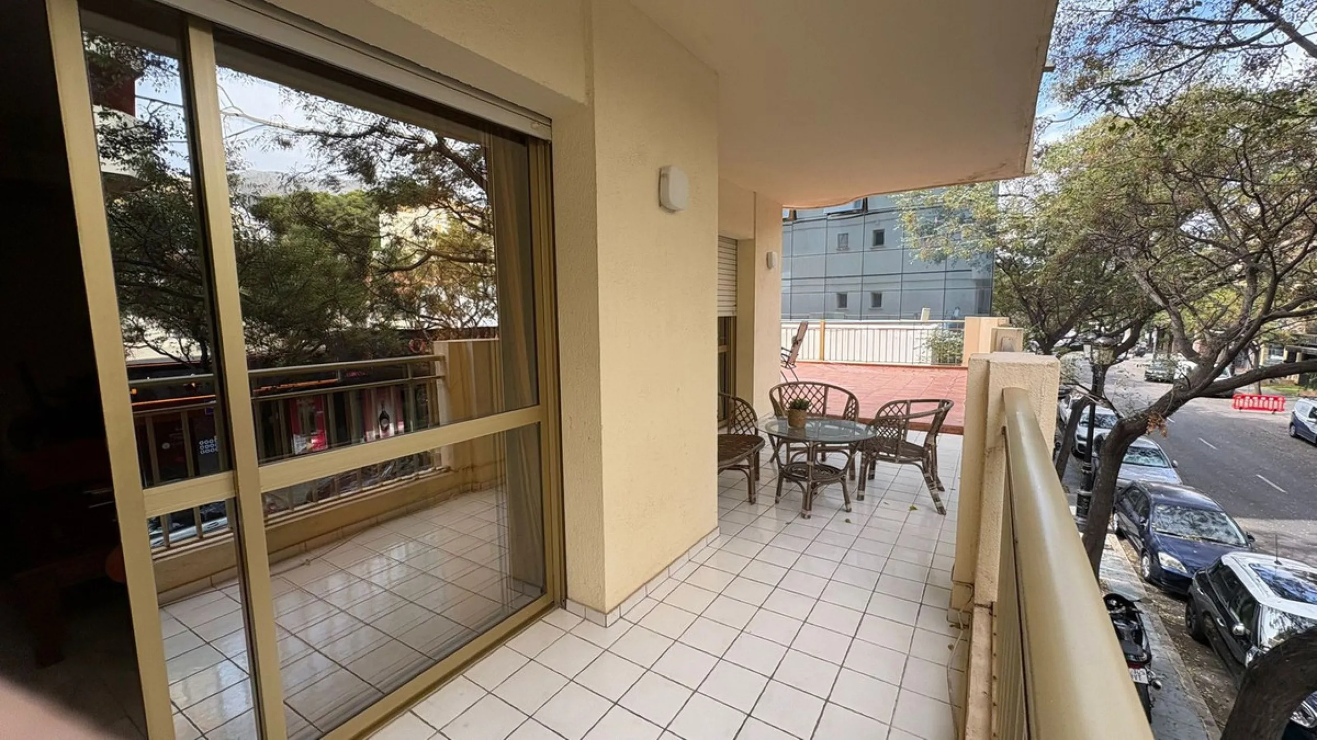 Situated in the heart of Marbella Centro, this unique first floor apartment offers a rare opportunity with its south orientation and an large private terrace that spans the entire building and exclusively yours to enjoy. Featuring 2 spacious bedrooms and 