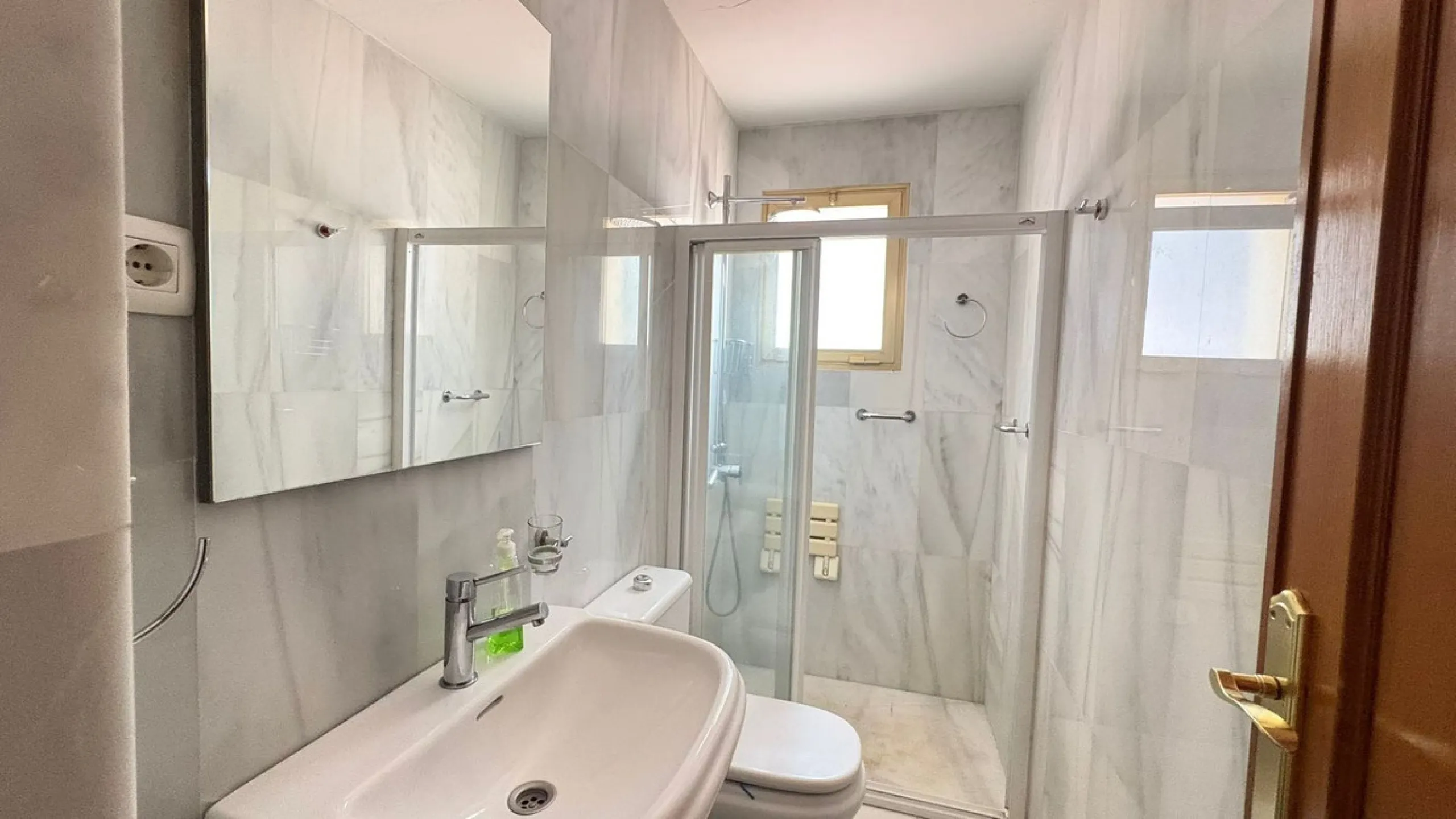 Situated in the heart of Marbella Centro, this unique first floor apartment offers a rare opportunity with its south orientation and an large private terrace that spans the entire building and exclusively yours to enjoy. Featuring 2 spacious bedrooms and 