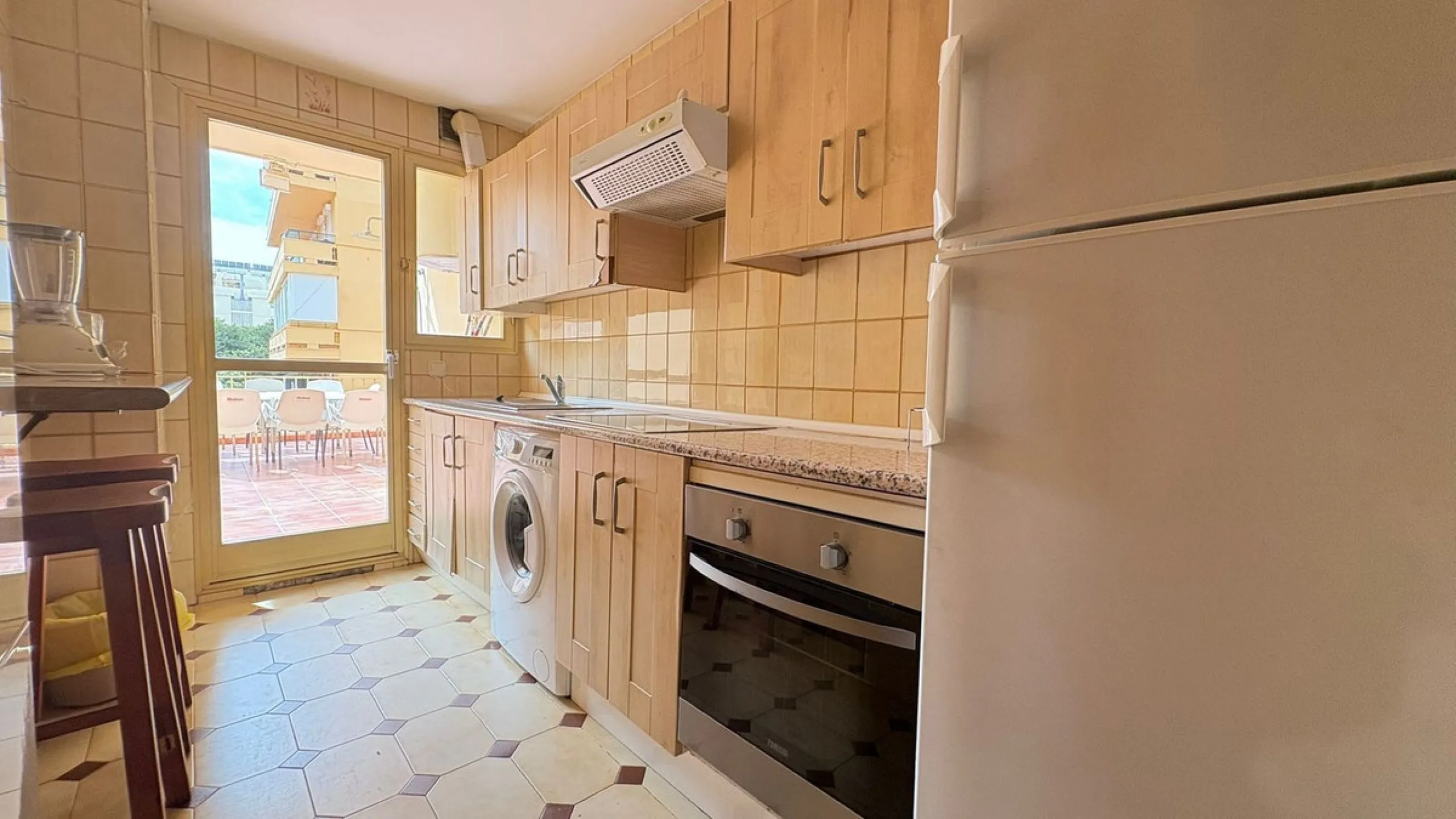 Situated in the heart of Marbella Centro, this unique first floor apartment offers a rare opportunity with its south orientation and an large private terrace that spans the entire building and exclusively yours to enjoy. Featuring 2 spacious bedrooms and 