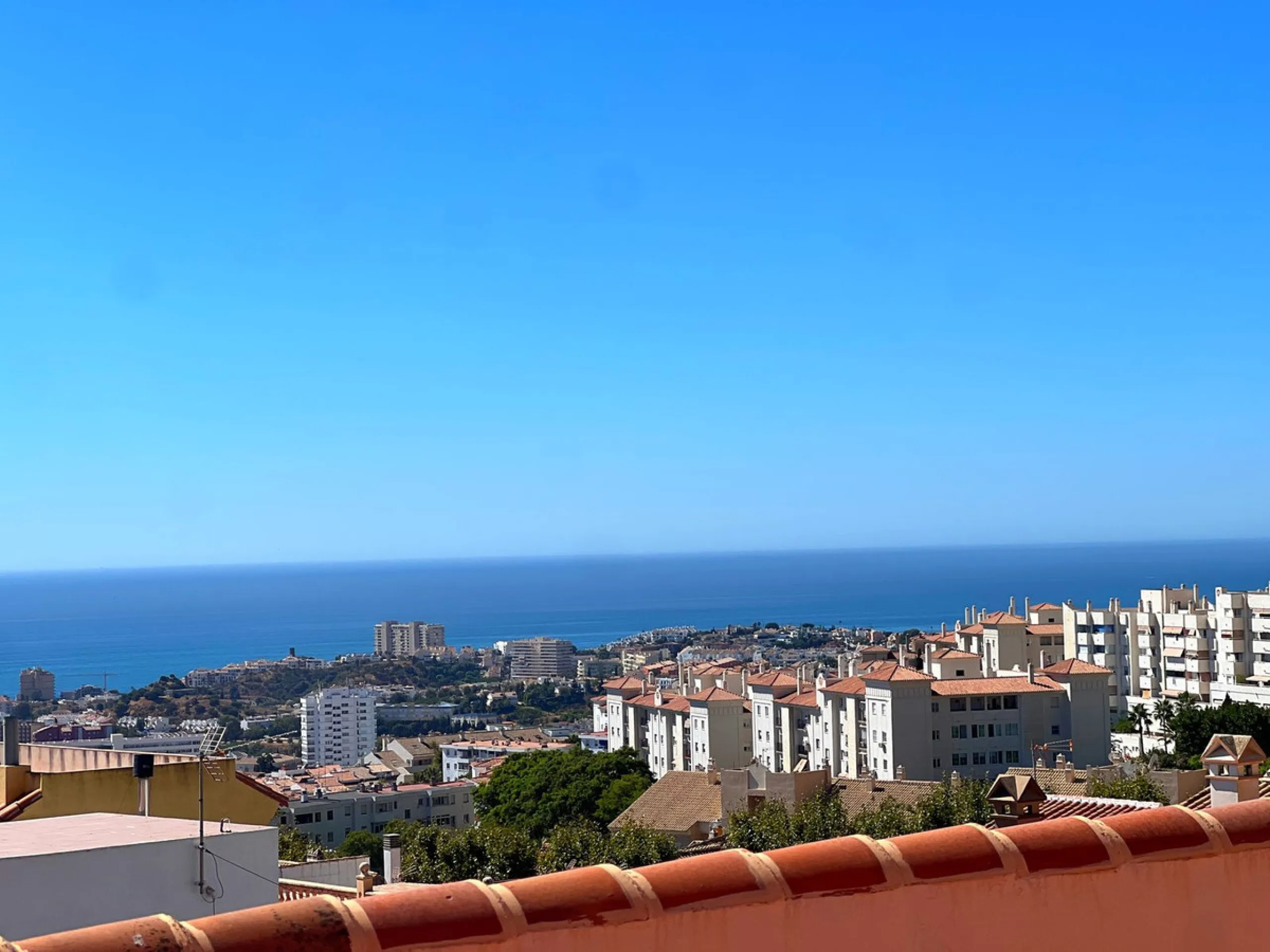 Beautiful Semi-Detached Villa in Excellent Condition – 325 m² Built