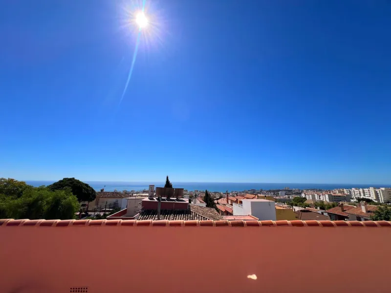 Beautiful Semi-Detached Villa in Excellent Condition – 325 m² Built