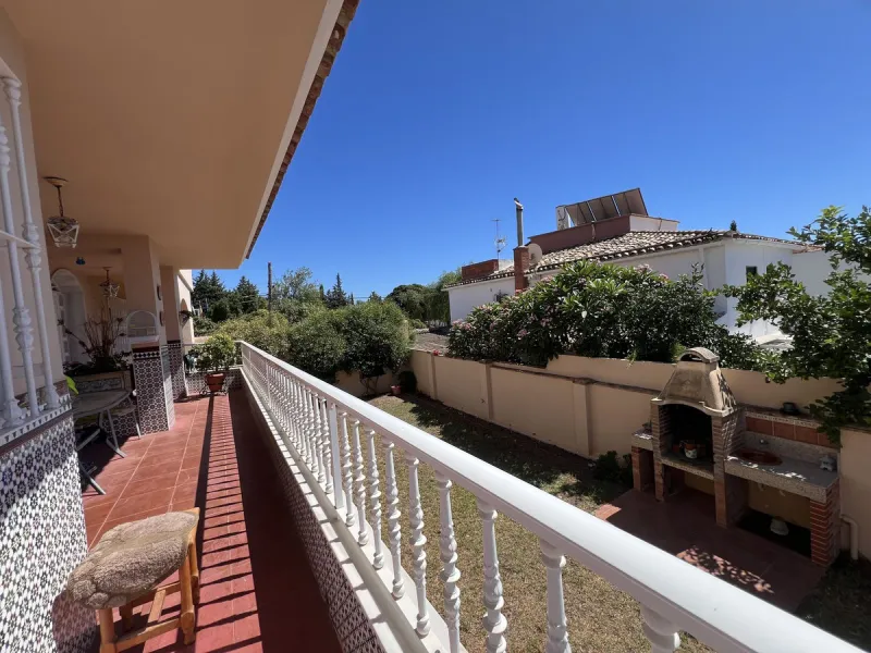 Beautiful Semi-Detached Villa in Excellent Condition – 325 m² Built