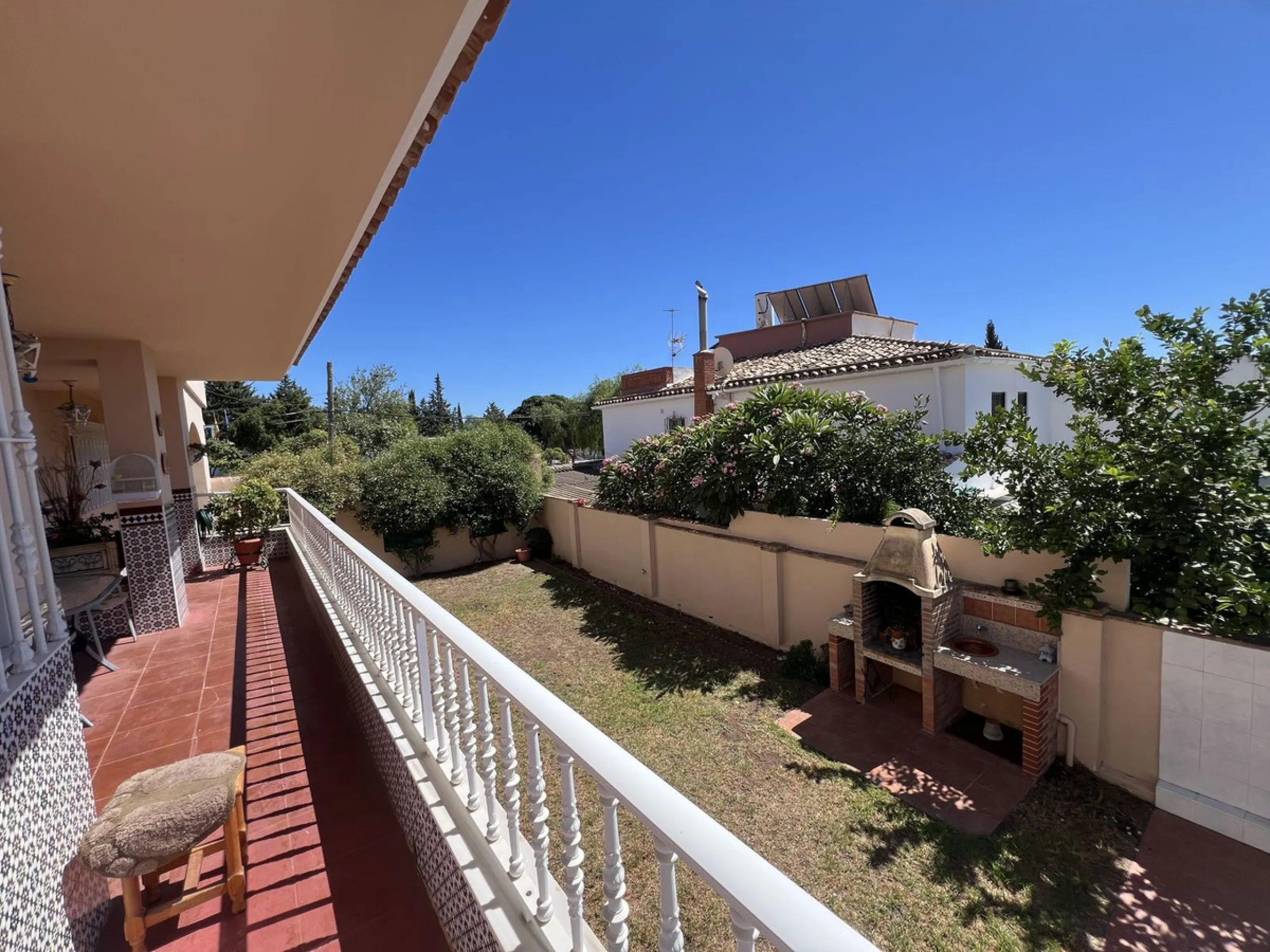 Beautiful Semi-Detached Villa in Excellent Condition – 325 m² Built