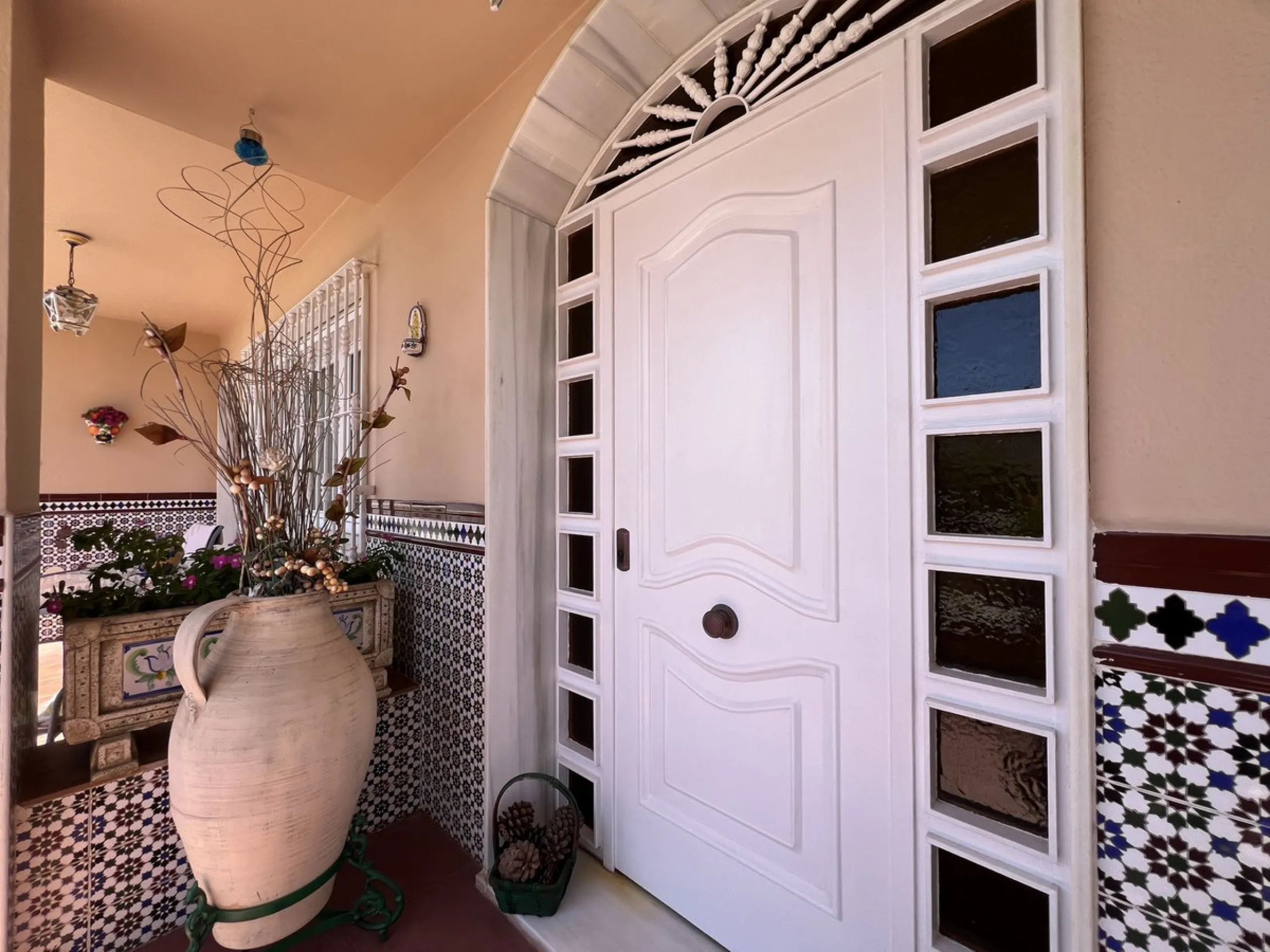 Beautiful Semi-Detached Villa in Excellent Condition – 325 m² Built