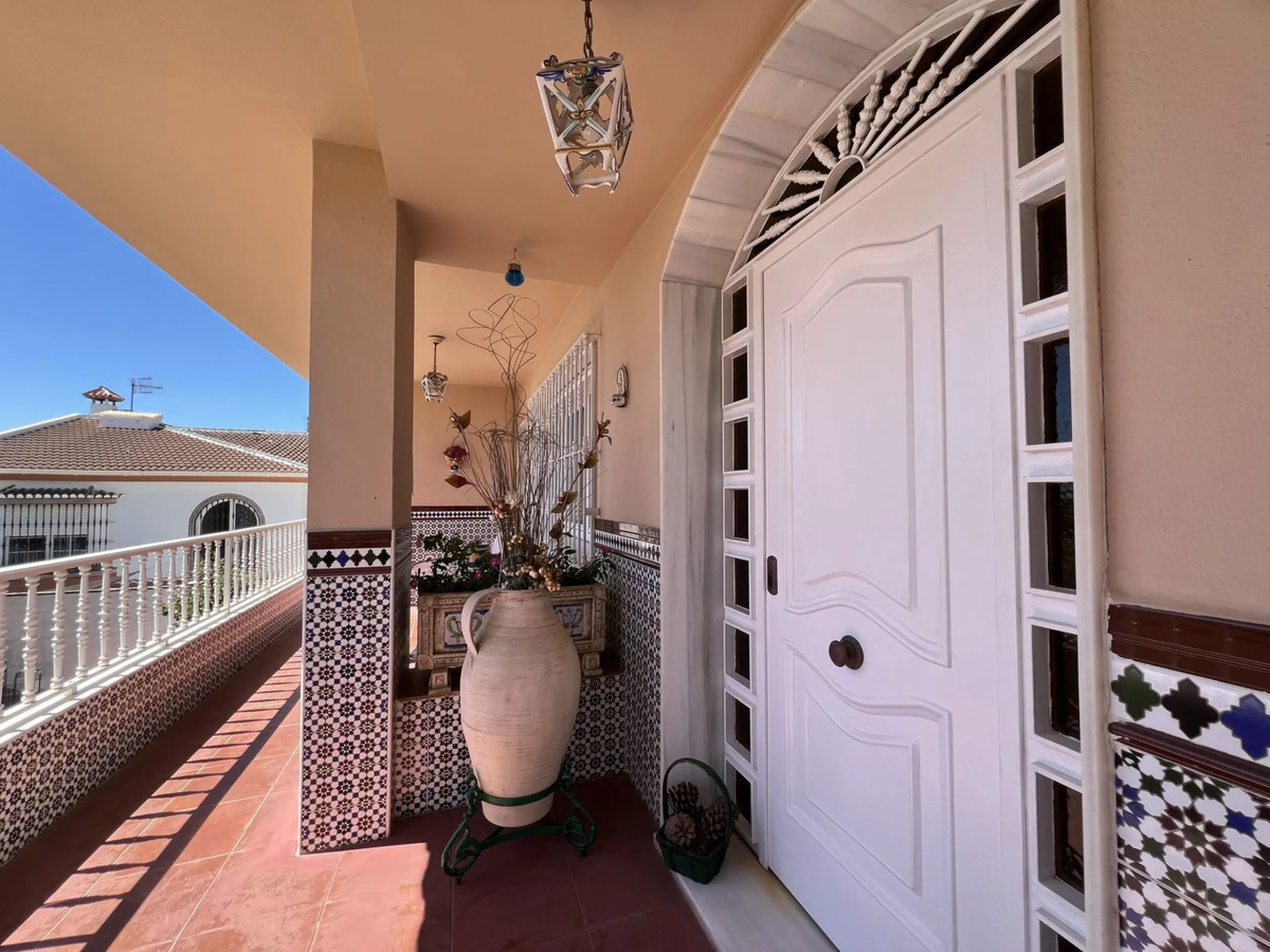 Beautiful Semi-Detached Villa in Excellent Condition – 325 m² Built