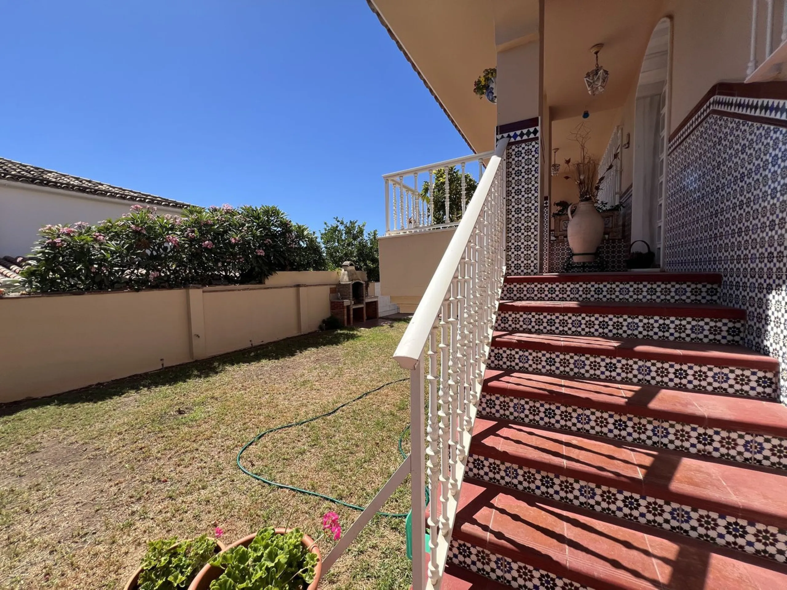 Beautiful Semi-Detached Villa in Excellent Condition – 325 m² Built
