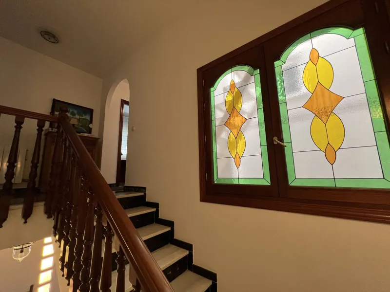 Beautiful Semi-Detached Villa in Excellent Condition – 325 m² Built