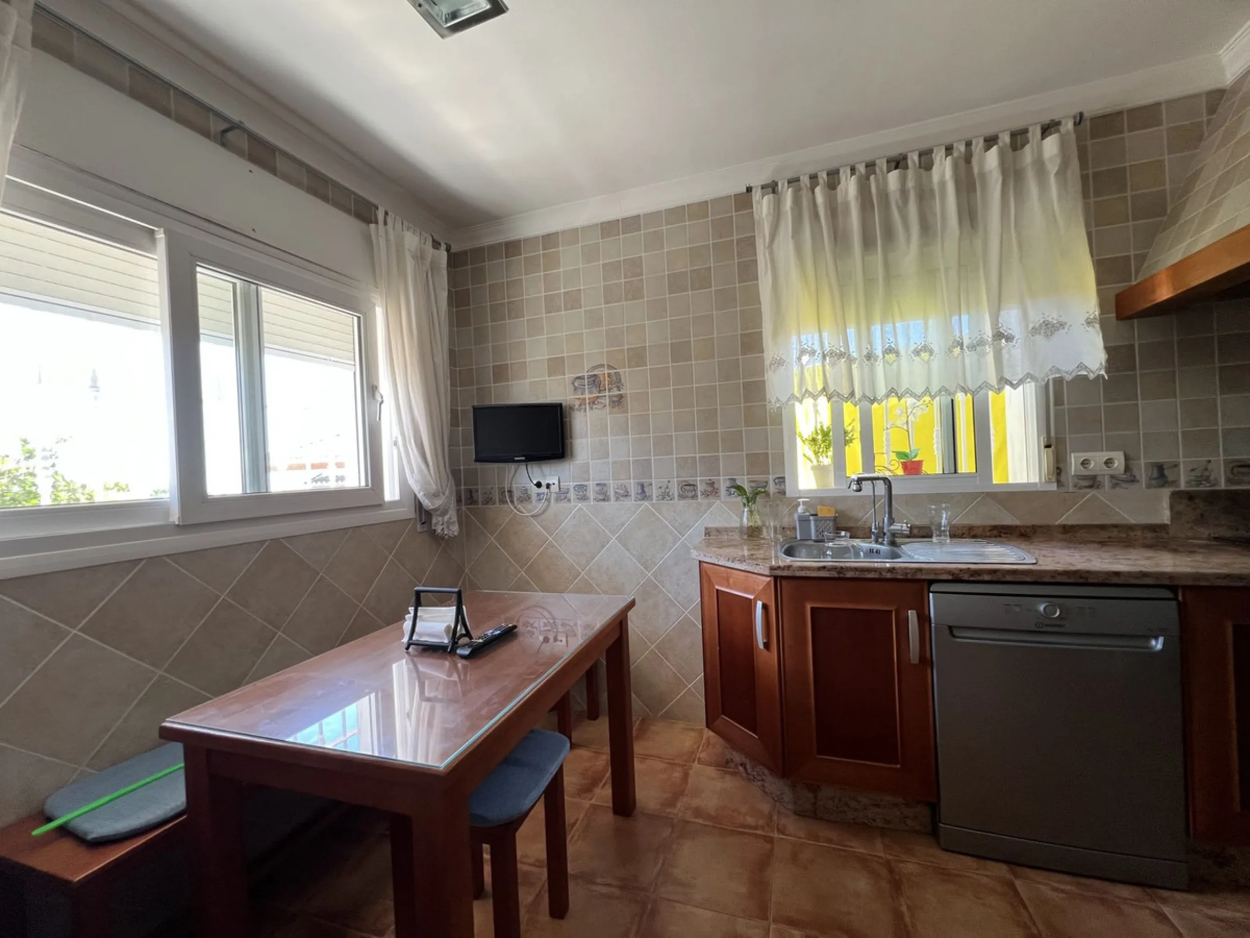 Beautiful Semi-Detached Villa in Excellent Condition – 325 m² Built