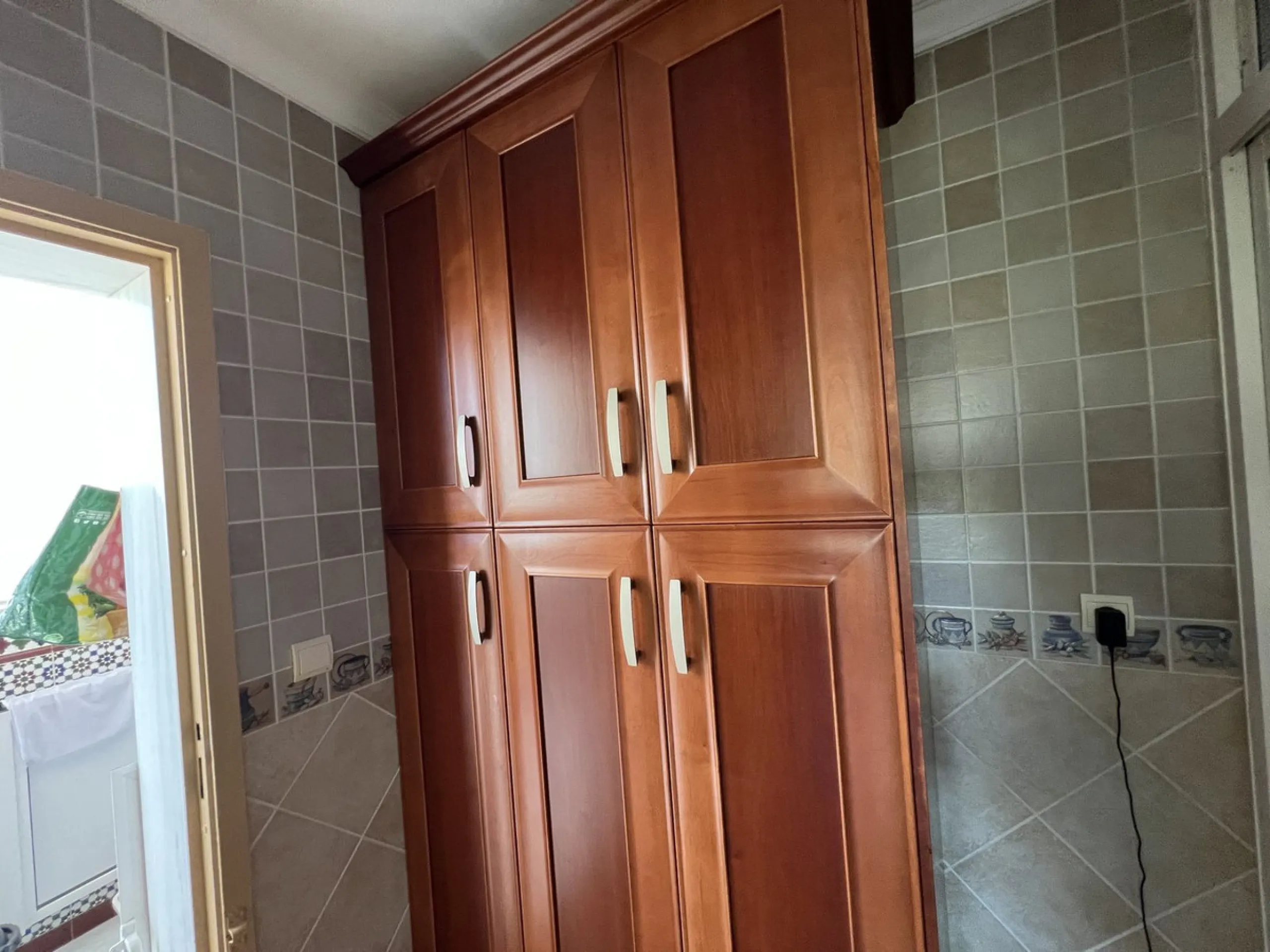 Beautiful Semi-Detached Villa in Excellent Condition – 325 m² Built