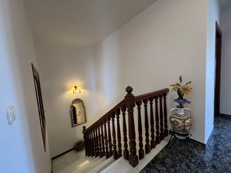 Beautiful Semi-Detached Villa in Excellent Condition – 325 m² Built