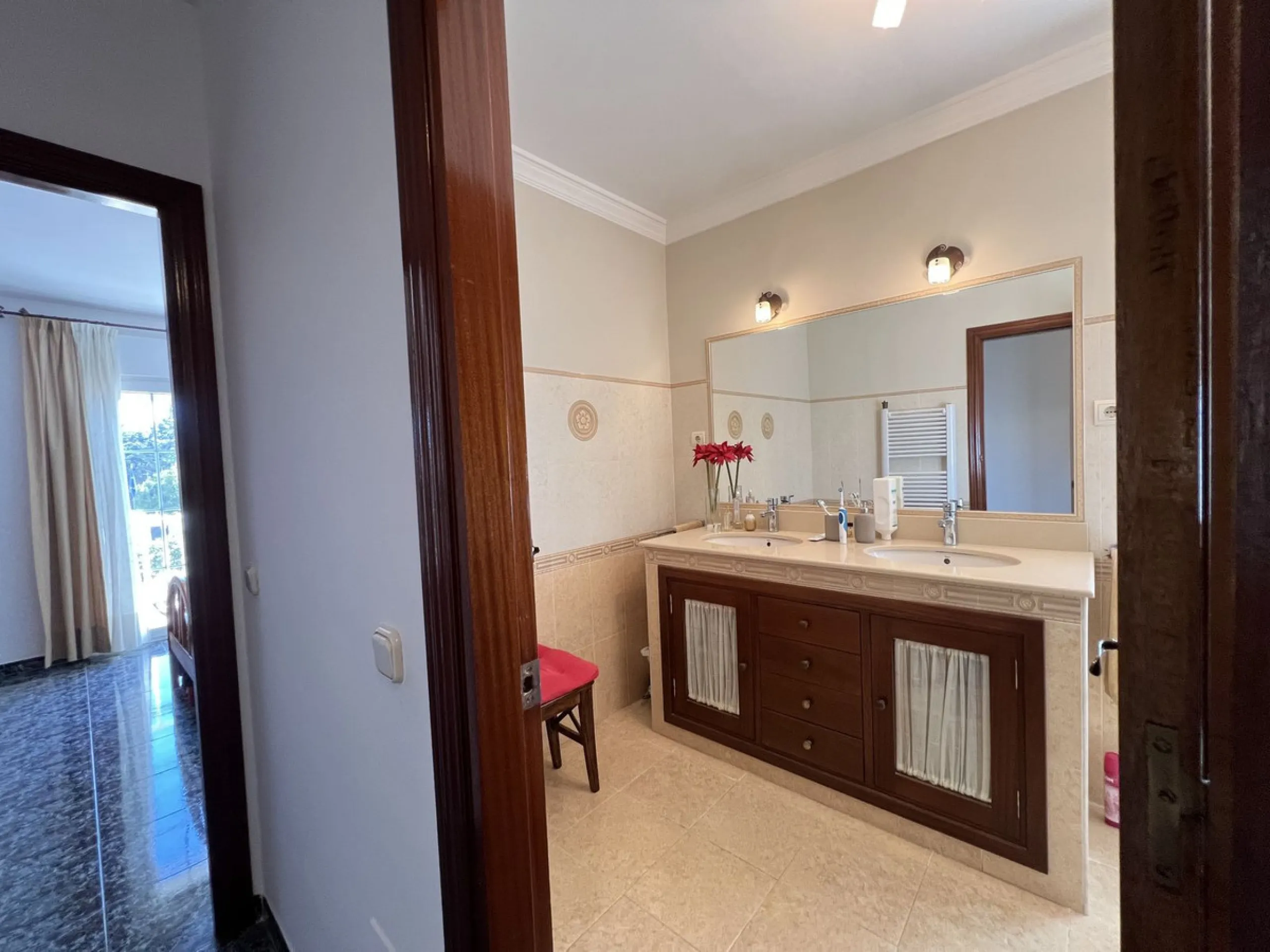 Beautiful Semi-Detached Villa in Excellent Condition – 325 m² Built
