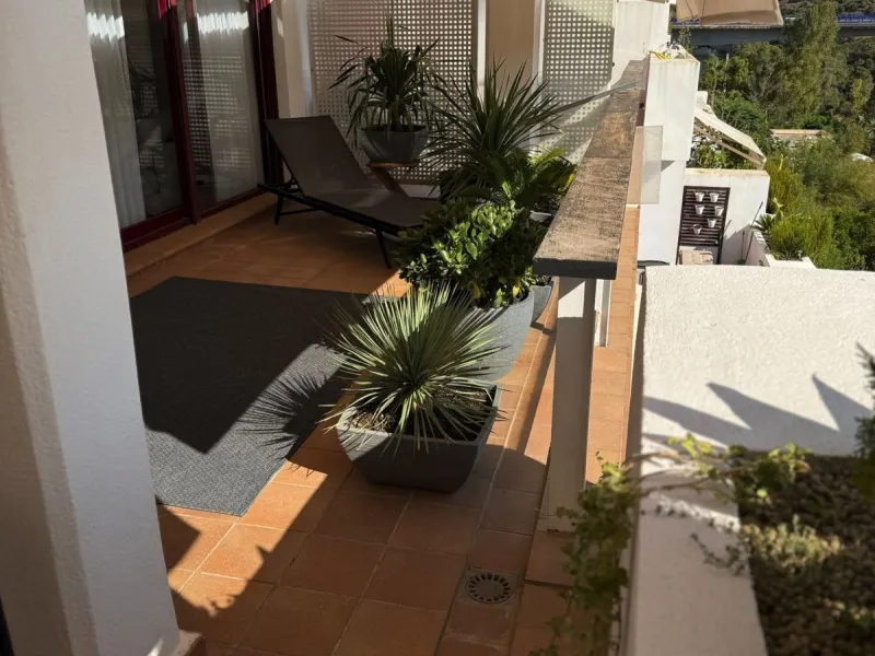Apartment - Middle Floor Apartment в продаже в Benahavís, Málaga. В доме 1 спален и 1 ванных комнат. Площадь дома 73 м²