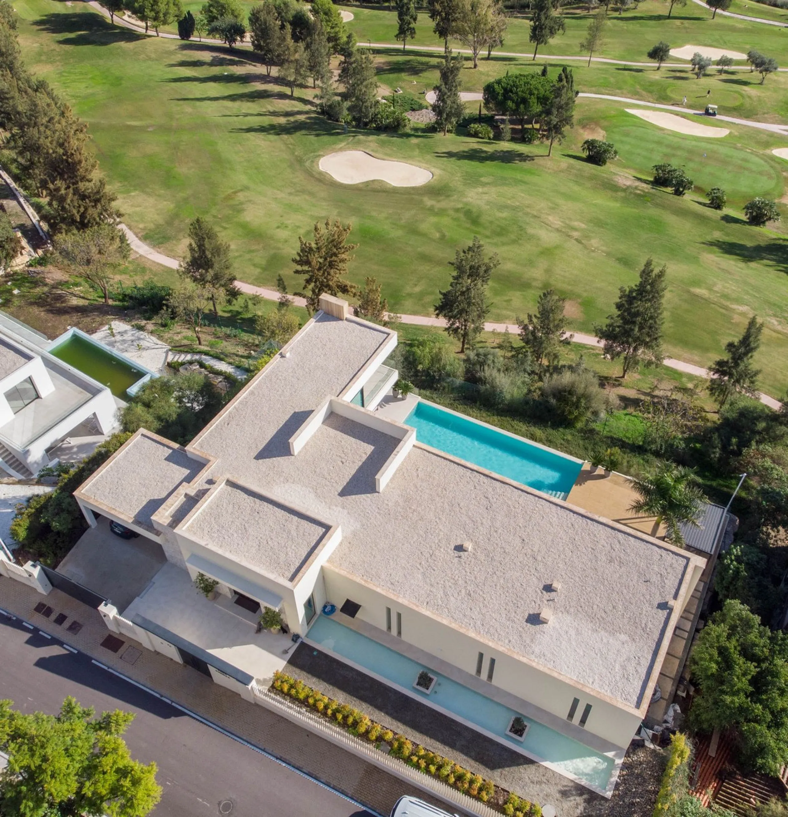 Stunning contemporary villa with panoramic mountain, golf and sea views in La Alqueria, Benahavis