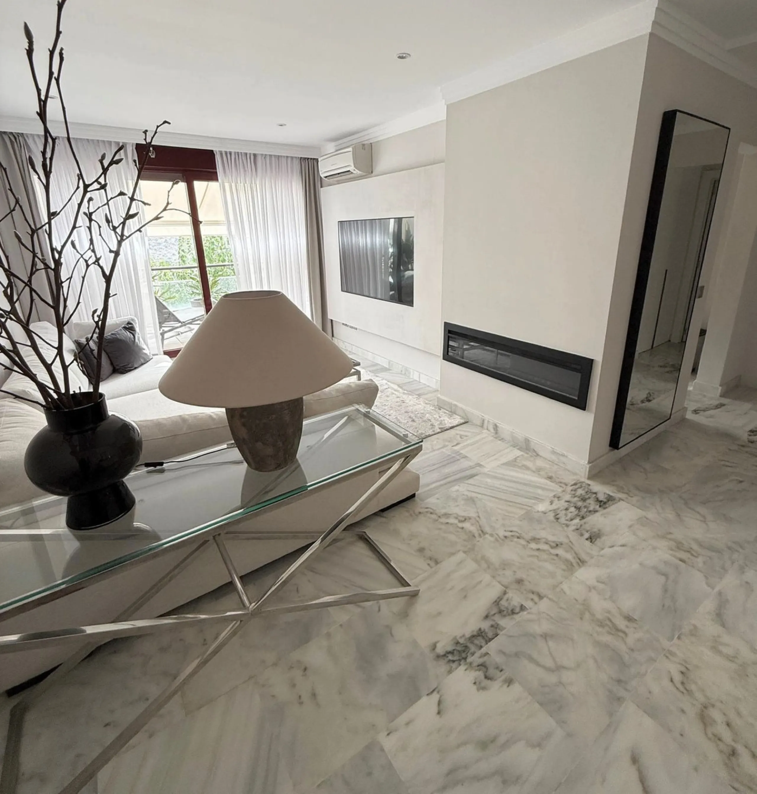 Apartment - Middle Floor Apartment в продаже в Benahavís, Málaga. В доме 1 спален и 1 ванных комнат. Площадь дома 73 м²