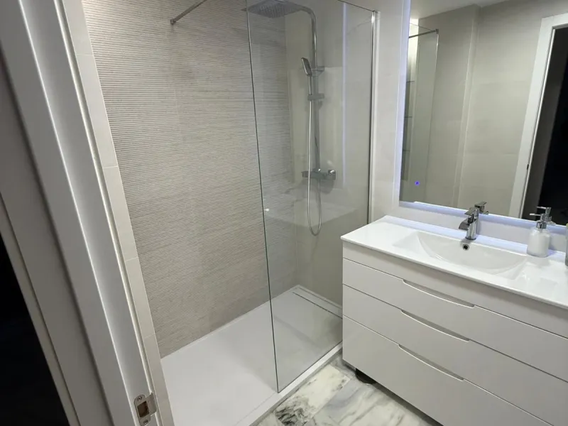 Apartment - Middle Floor Apartment в продаже в Benahavís, Málaga. В доме 1 спален и 1 ванных комнат. Площадь дома 73 м²