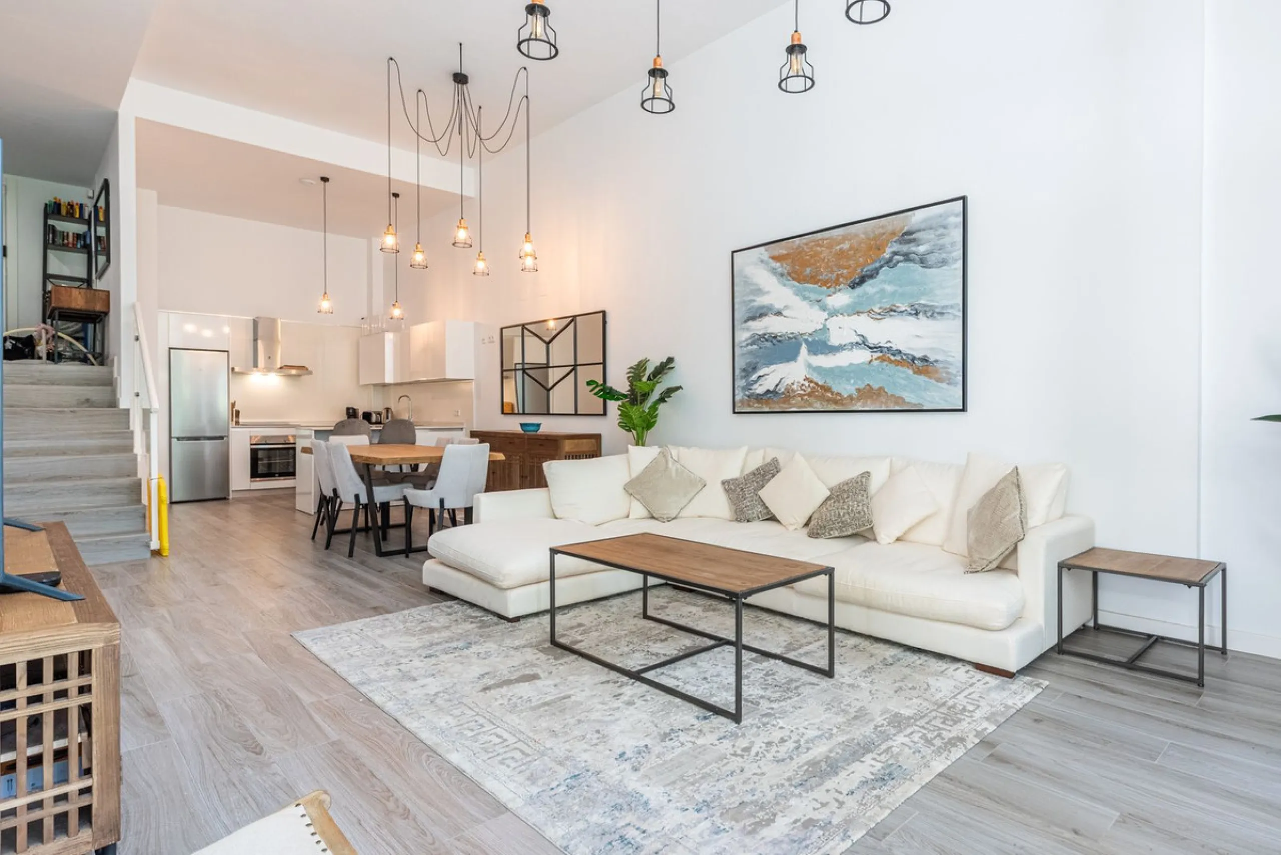 Apartment - Ground Floor Apartment в продаже в Benahavís, Málaga. В доме 3 спален и 2 ванных комнат. Площадь дома 227 м². Площадь участка 270 м²
