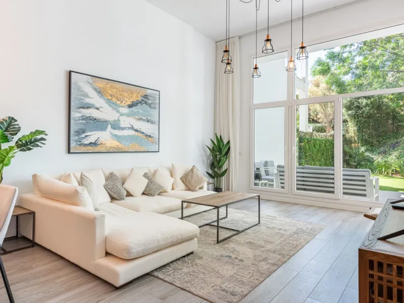 Apartment - Ground Floor Apartment в продаже в Benahavís, Málaga. В доме 3 спален и 2 ванных комнат. Площадь дома 227 м². Площадь участка 270 м²