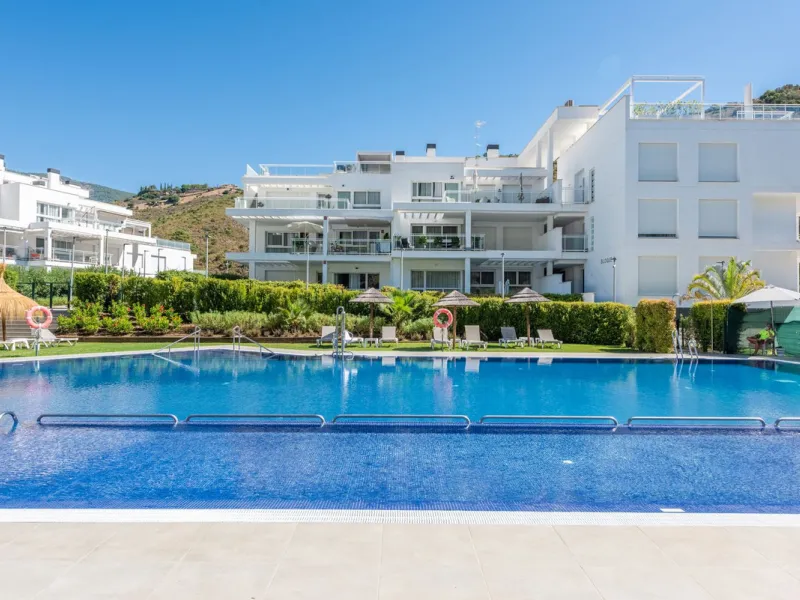 Apartment - Ground Floor Apartment в продаже в Benahavís, Málaga. В доме 3 спален и 2 ванных комнат. Площадь дома 227 м². Площадь участка 270 м²