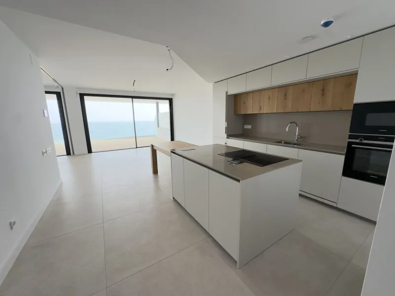 Apartment - Middle Floor Apartment в продаже в Fuengirola, Málaga. В доме 2 спален и 2 ванных комнат. Площадь дома 86 м²