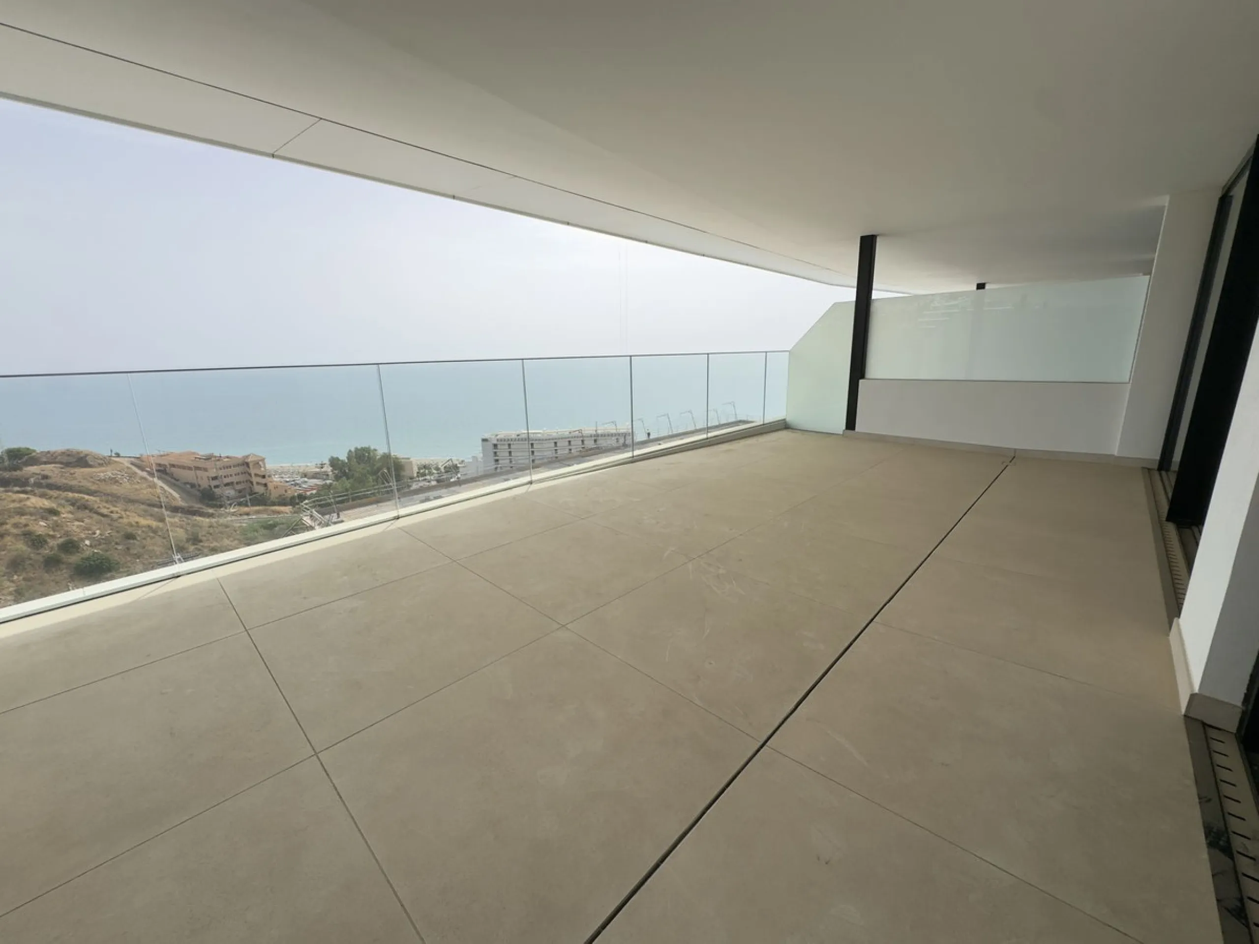 Apartment - Middle Floor Apartment в продаже в Fuengirola, Málaga. В доме 2 спален и 2 ванных комнат. Площадь дома 86 м²