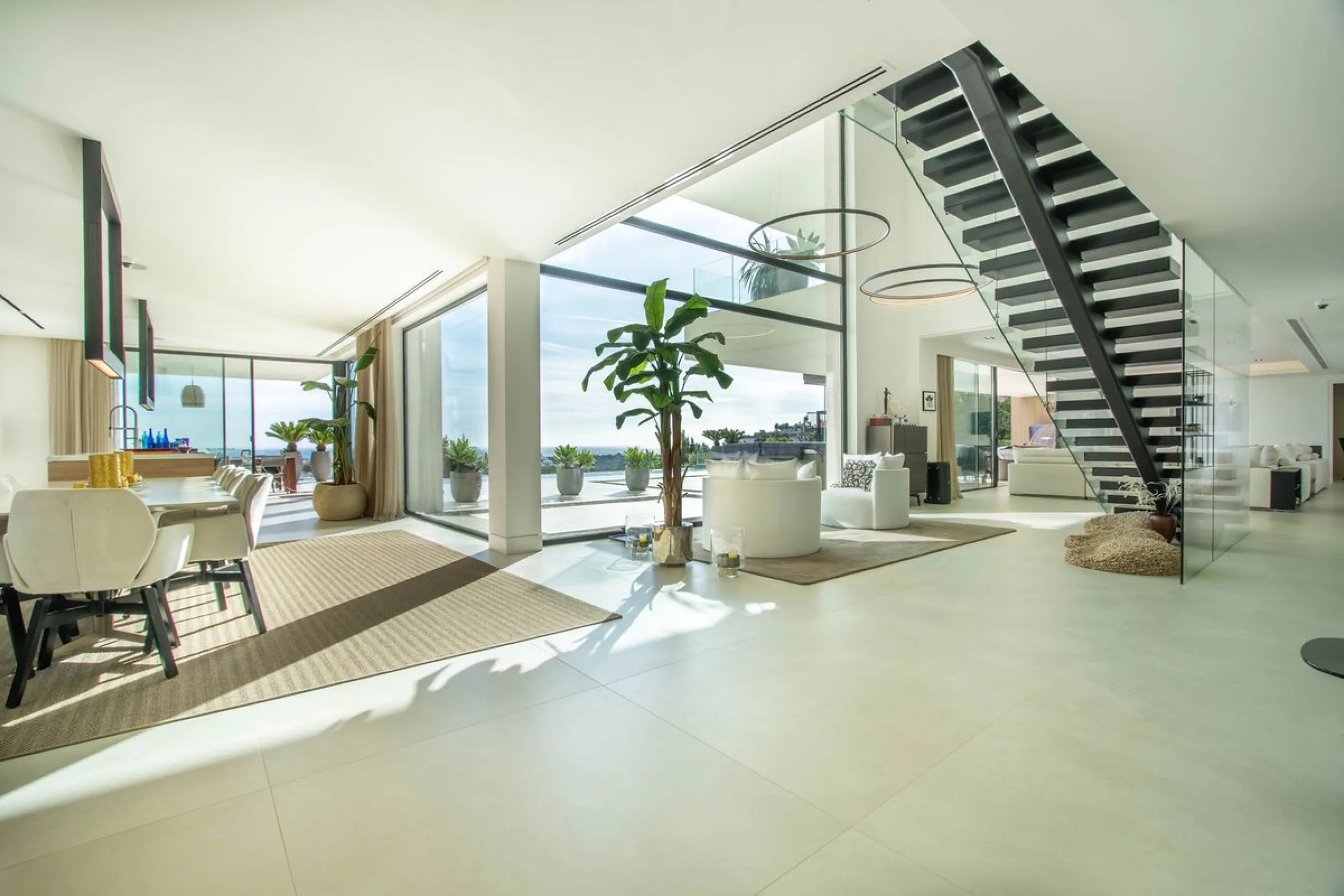 Stunning contemporary villa with panoramic mountain, golf and sea views in La Alqueria, Benahavis