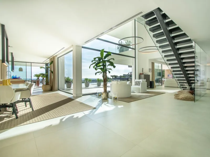 Stunning contemporary villa with panoramic mountain, golf and sea views in La Alqueria, Benahavis