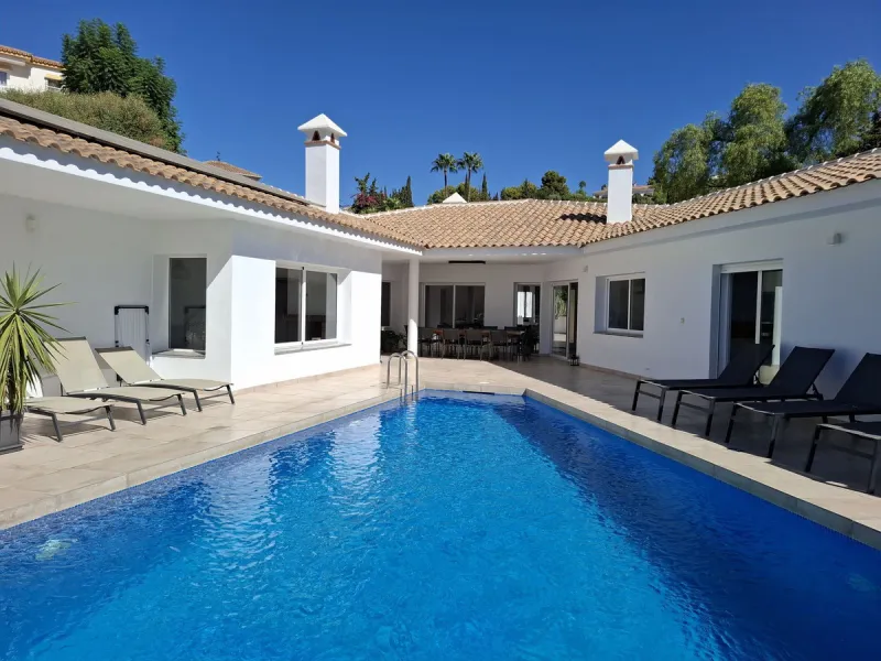*** RARE FIND *** STUNNING  5 bedroom VILLA in LA SIERREZUELA, MIJAS