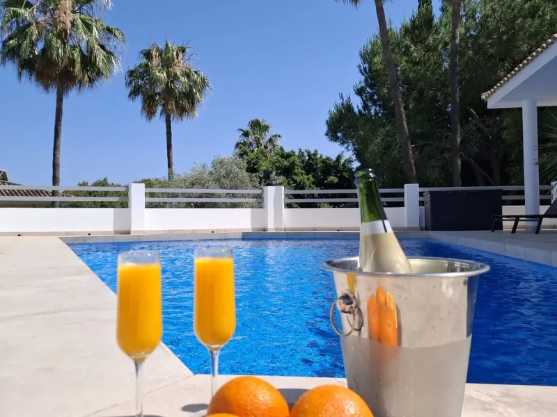 *** RARE FIND *** STUNNING  5 bedroom VILLA in LA SIERREZUELA, MIJAS