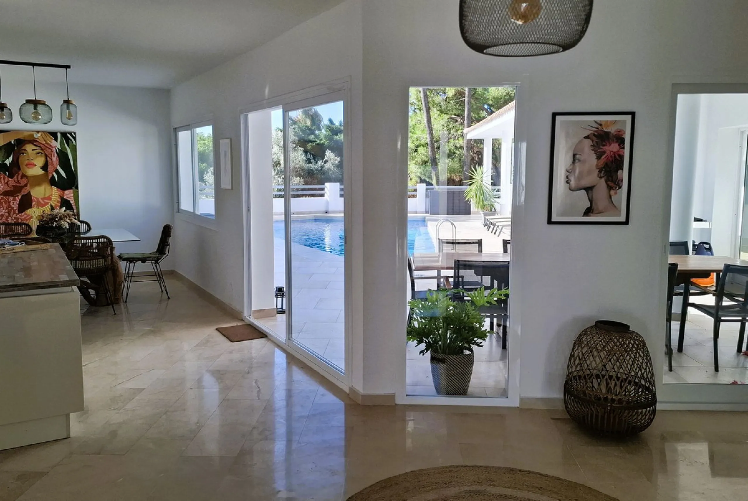 *** RARE FIND *** STUNNING  5 bedroom VILLA in LA SIERREZUELA, MIJAS