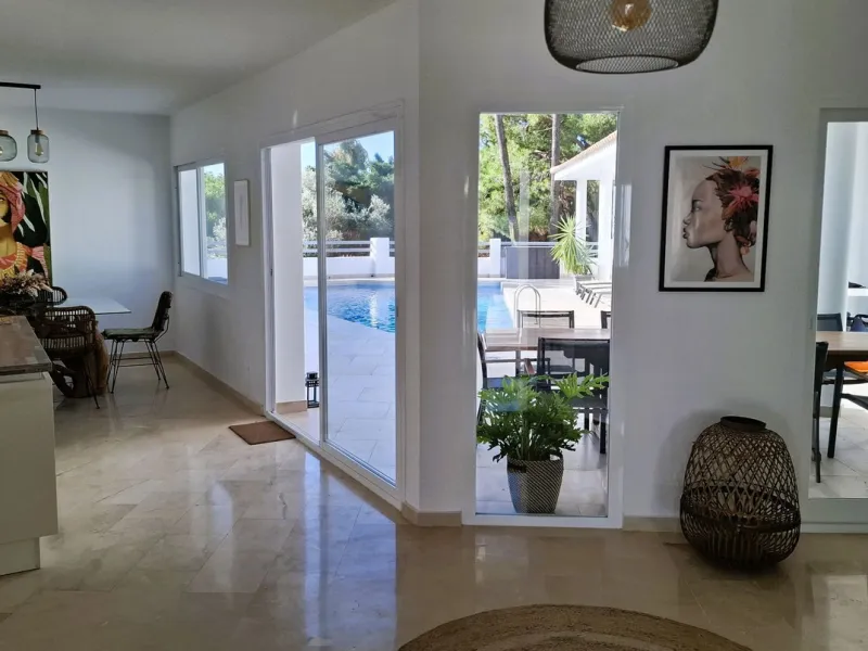 *** RARE FIND *** STUNNING  5 bedroom VILLA in LA SIERREZUELA, MIJAS