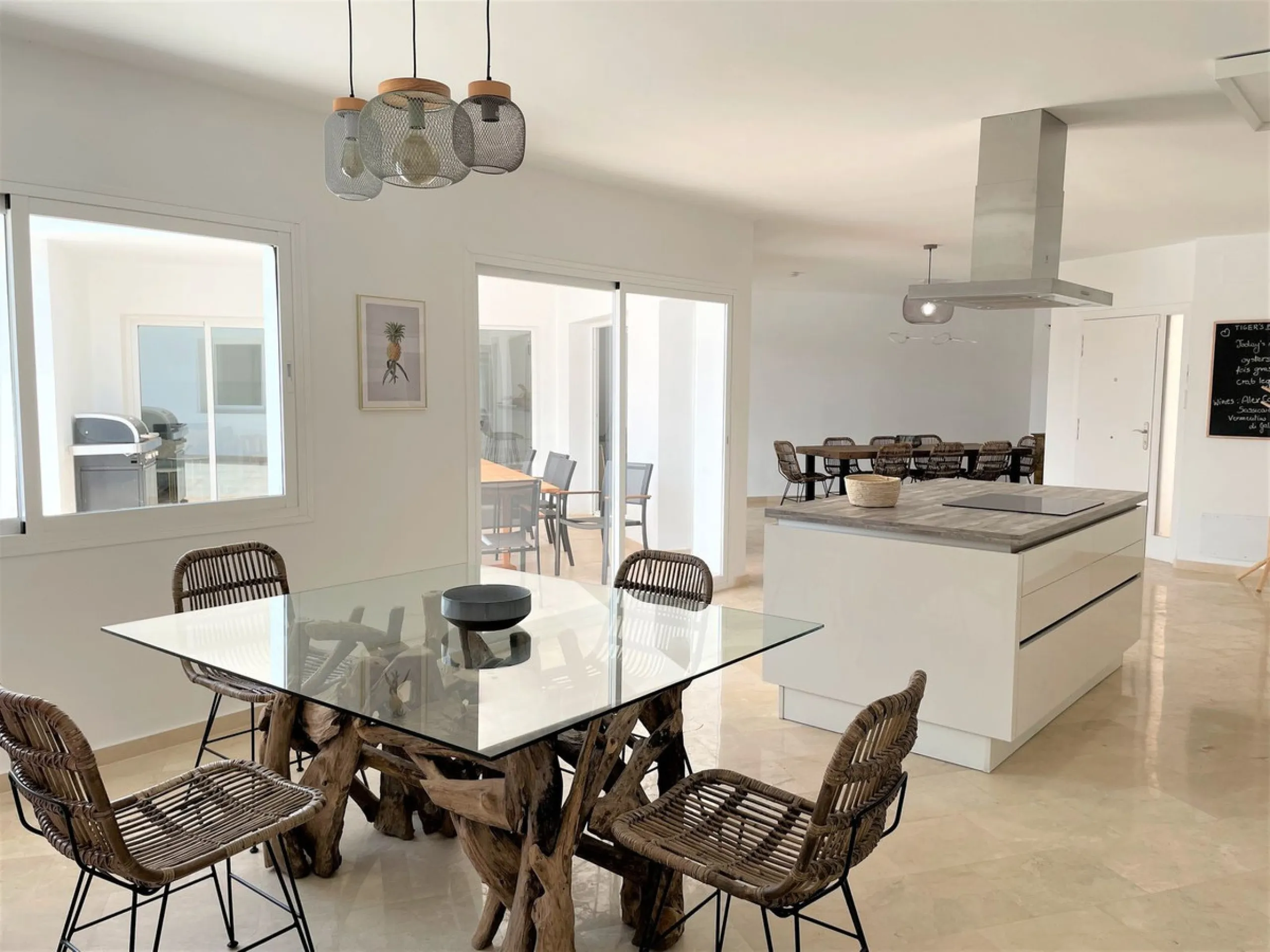 *** RARE FIND *** STUNNING  5 bedroom VILLA in LA SIERREZUELA, MIJAS