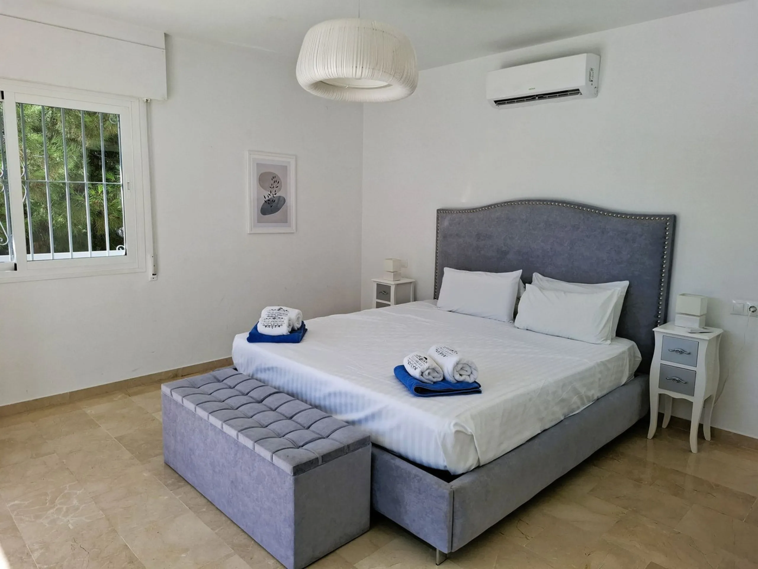 *** RARE FIND *** STUNNING  5 bedroom VILLA in LA SIERREZUELA, MIJAS