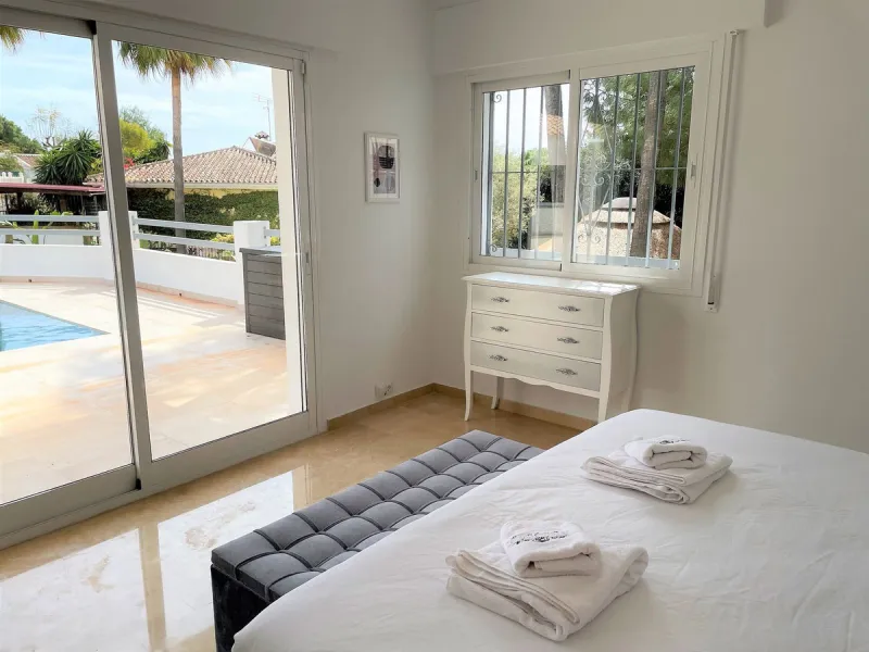 *** RARE FIND *** STUNNING  5 bedroom VILLA in LA SIERREZUELA, MIJAS