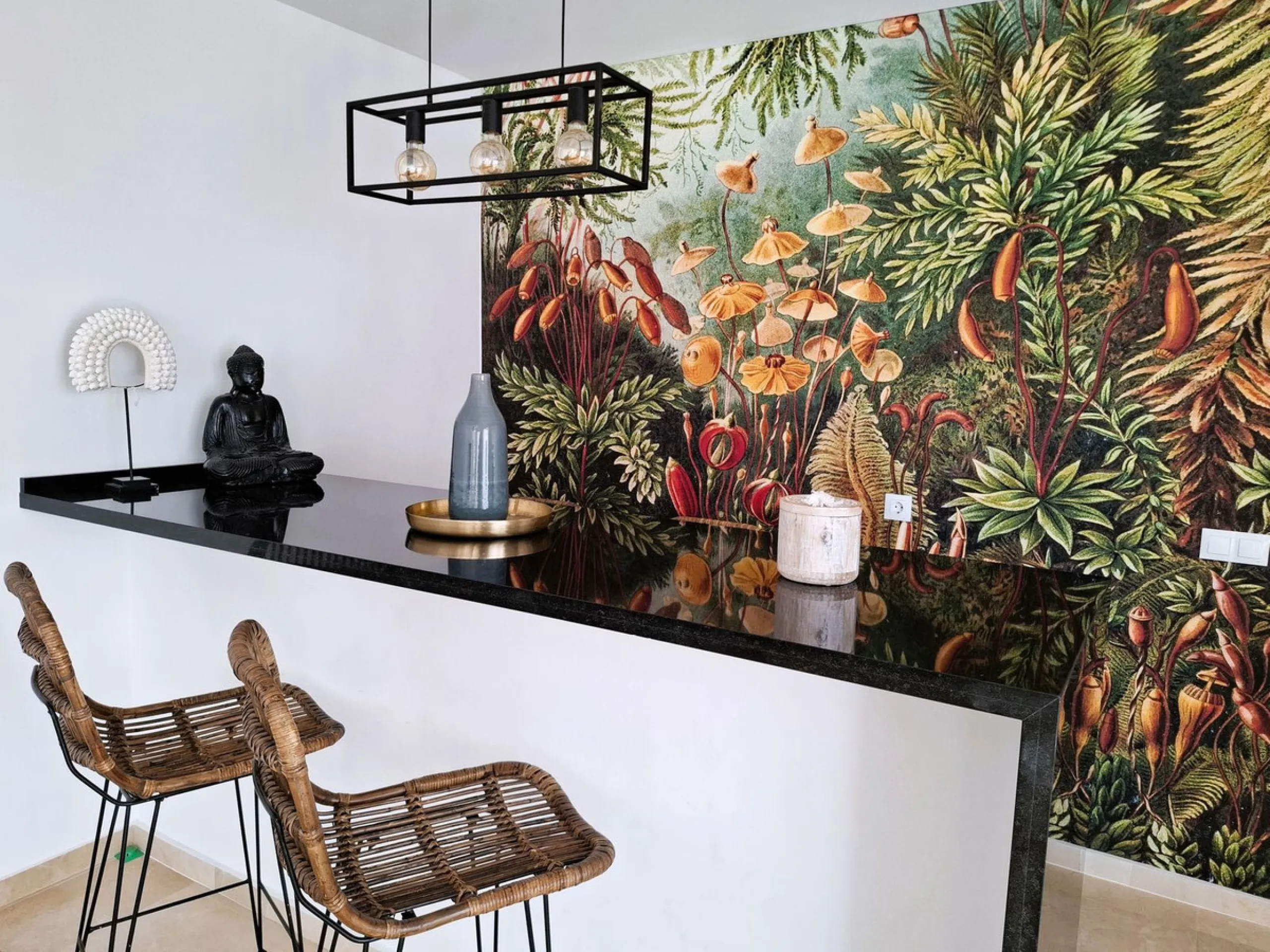 *** RARE FIND *** STUNNING  5 bedroom VILLA in LA SIERREZUELA, MIJAS