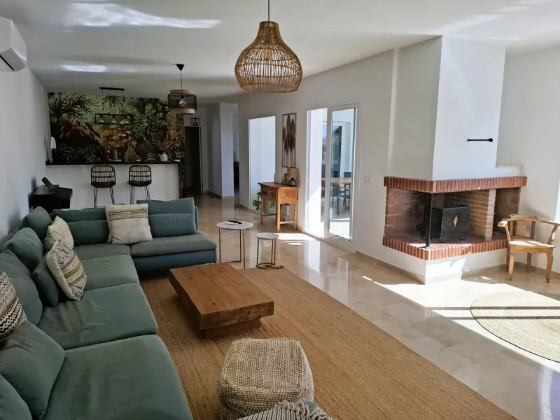 *** RARE FIND *** STUNNING  5 bedroom VILLA in LA SIERREZUELA, MIJAS