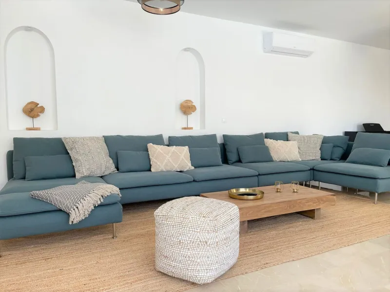 *** RARE FIND *** STUNNING  5 bedroom VILLA in LA SIERREZUELA, MIJAS