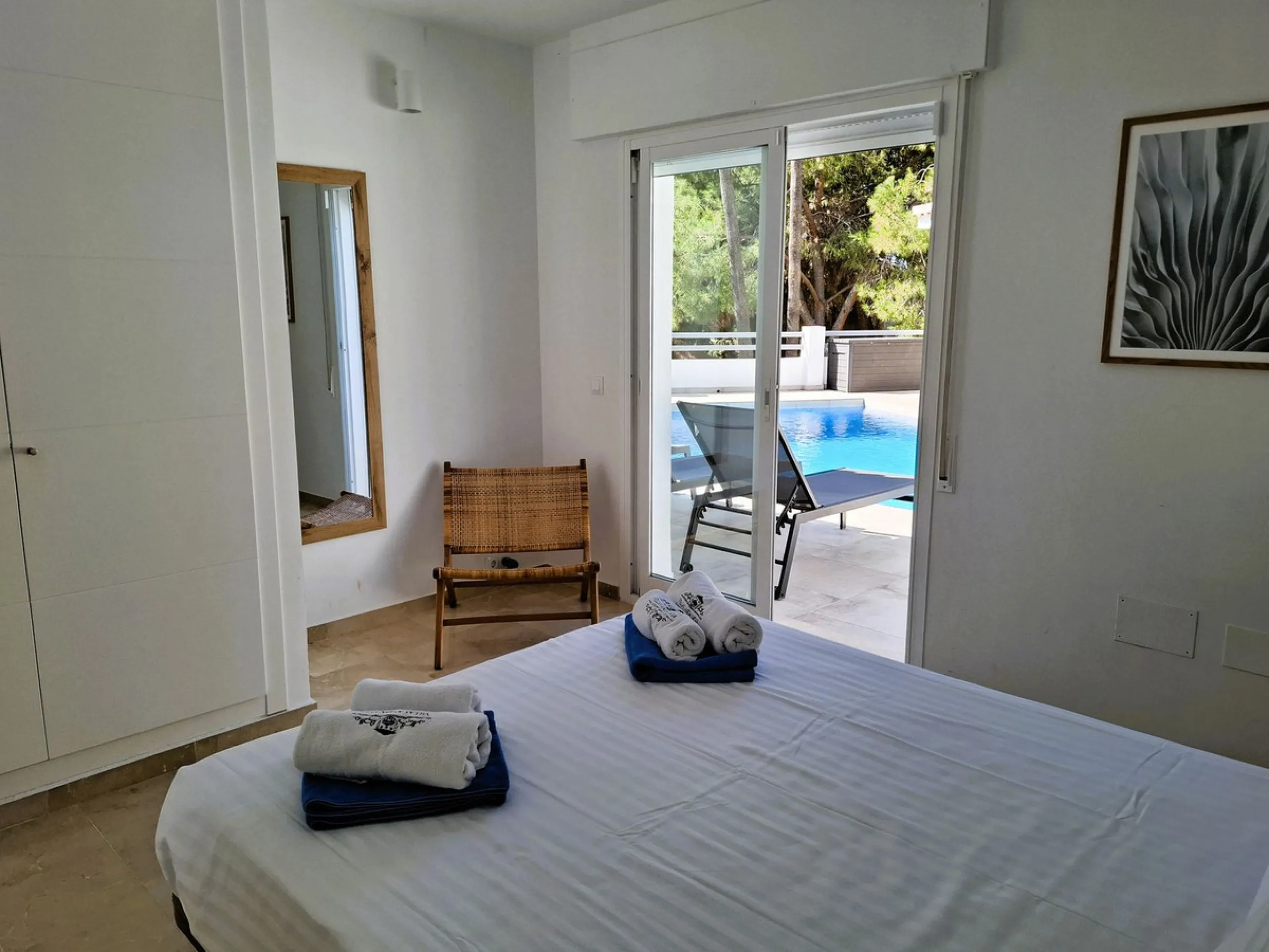 *** RARE FIND *** STUNNING  5 bedroom VILLA in LA SIERREZUELA, MIJAS