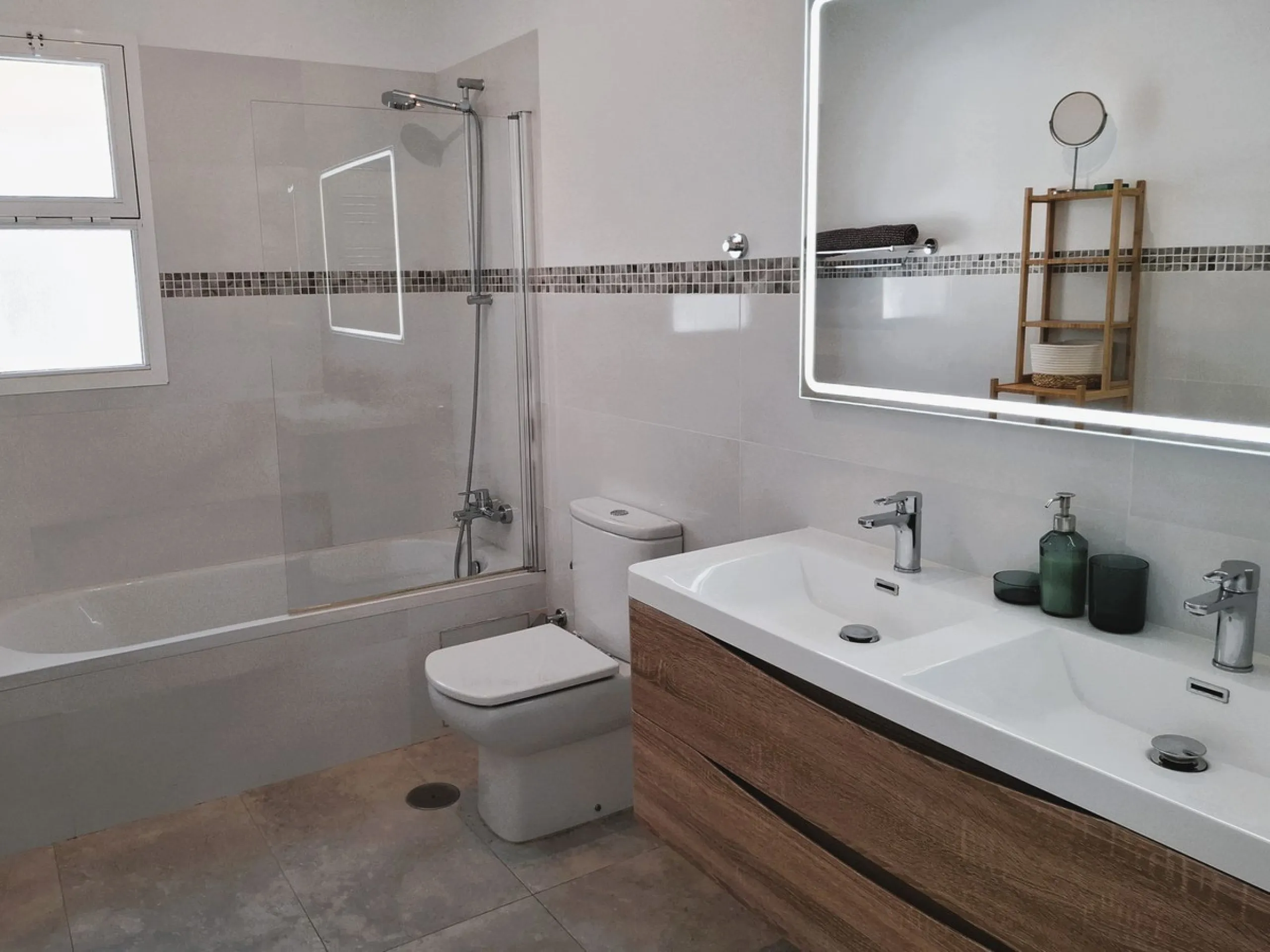 *** RARE FIND *** STUNNING  5 bedroom VILLA in LA SIERREZUELA, MIJAS