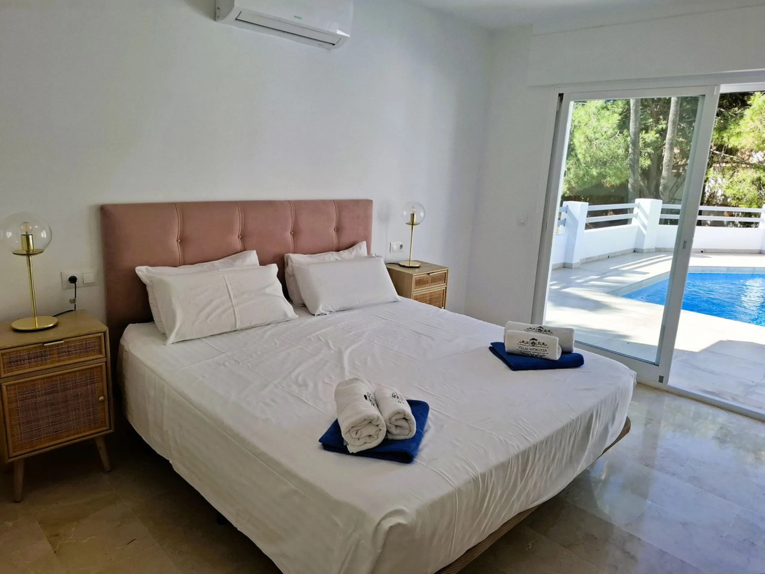 *** RARE FIND *** STUNNING  5 bedroom VILLA in LA SIERREZUELA, MIJAS